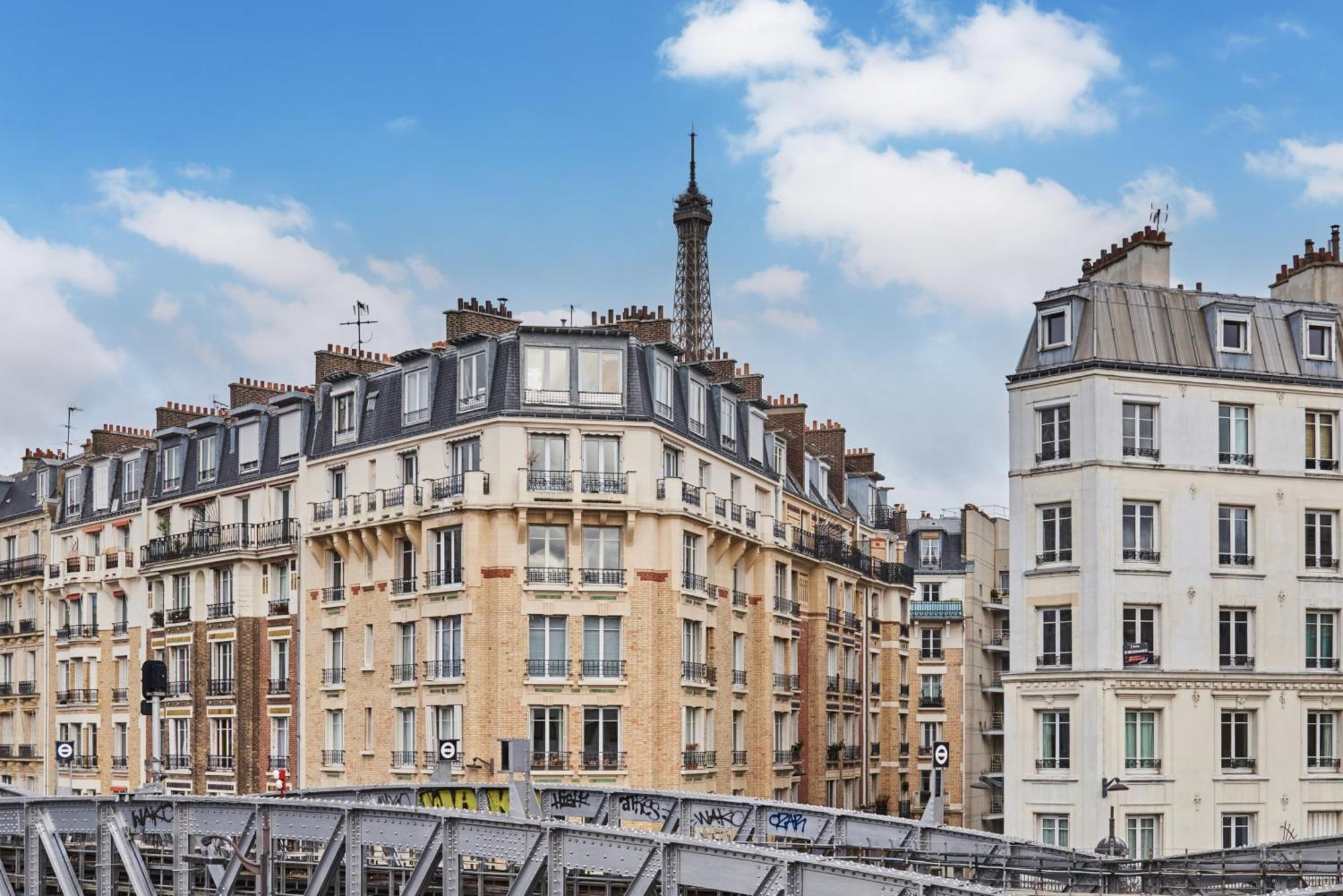 Superior Room Eiffel Tower view