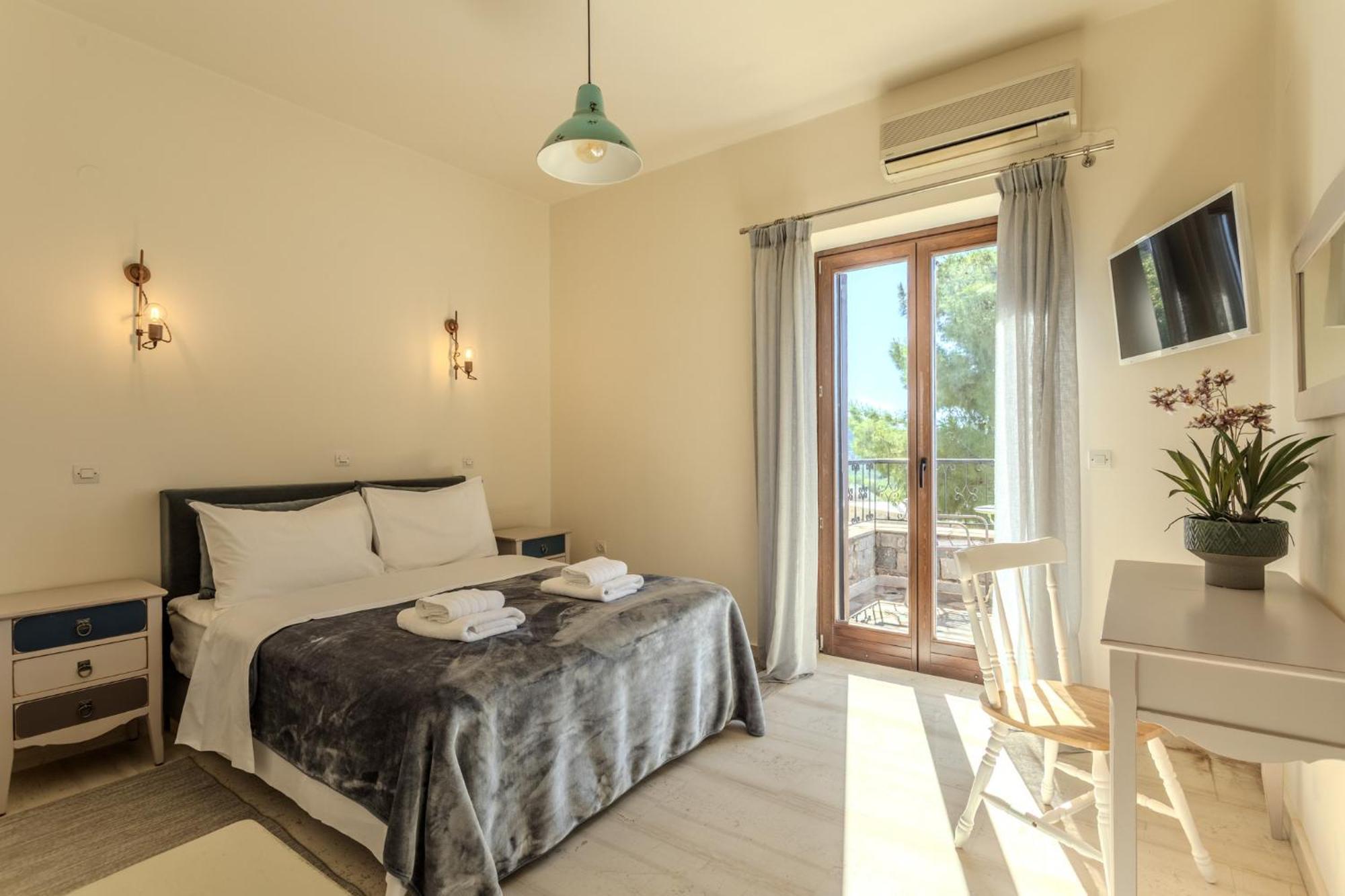 Two-Bedroom Apartment Sea View
