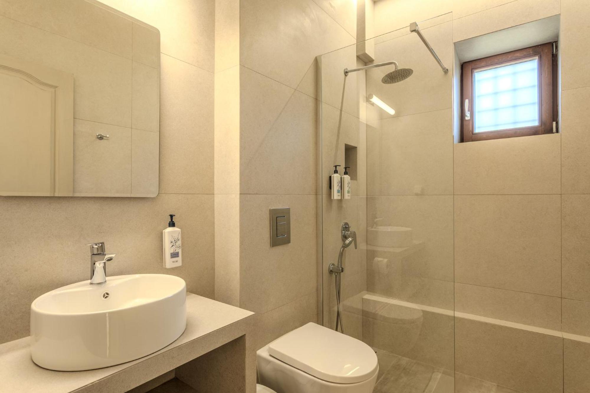 Two-Bedroom Apartment Sea View