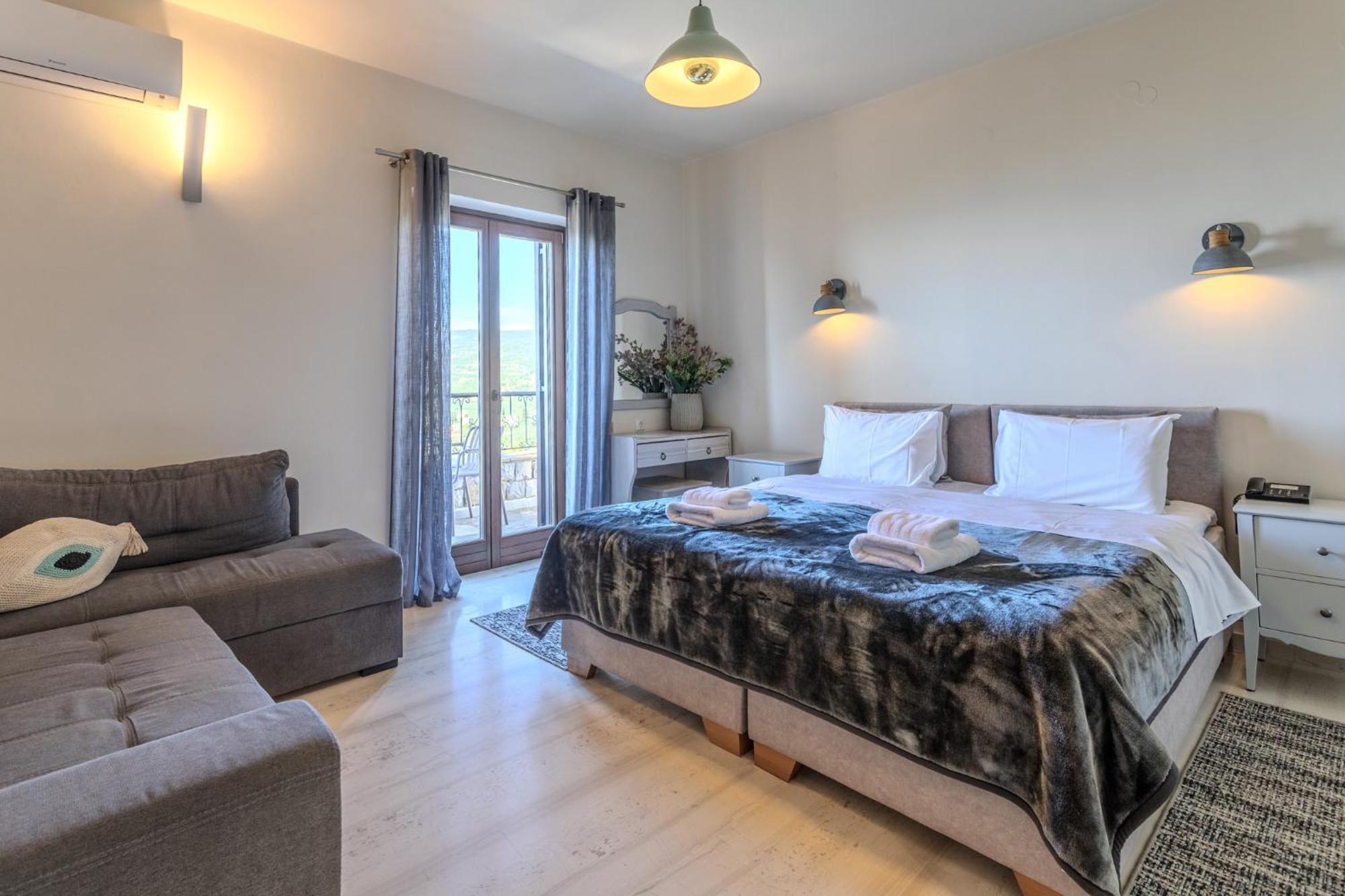 One-Bedroom Apartment Sea View