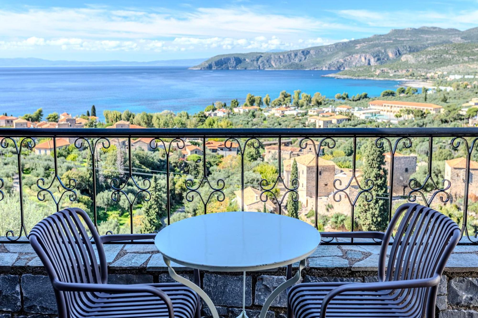 One-Bedroom Apartment Sea View