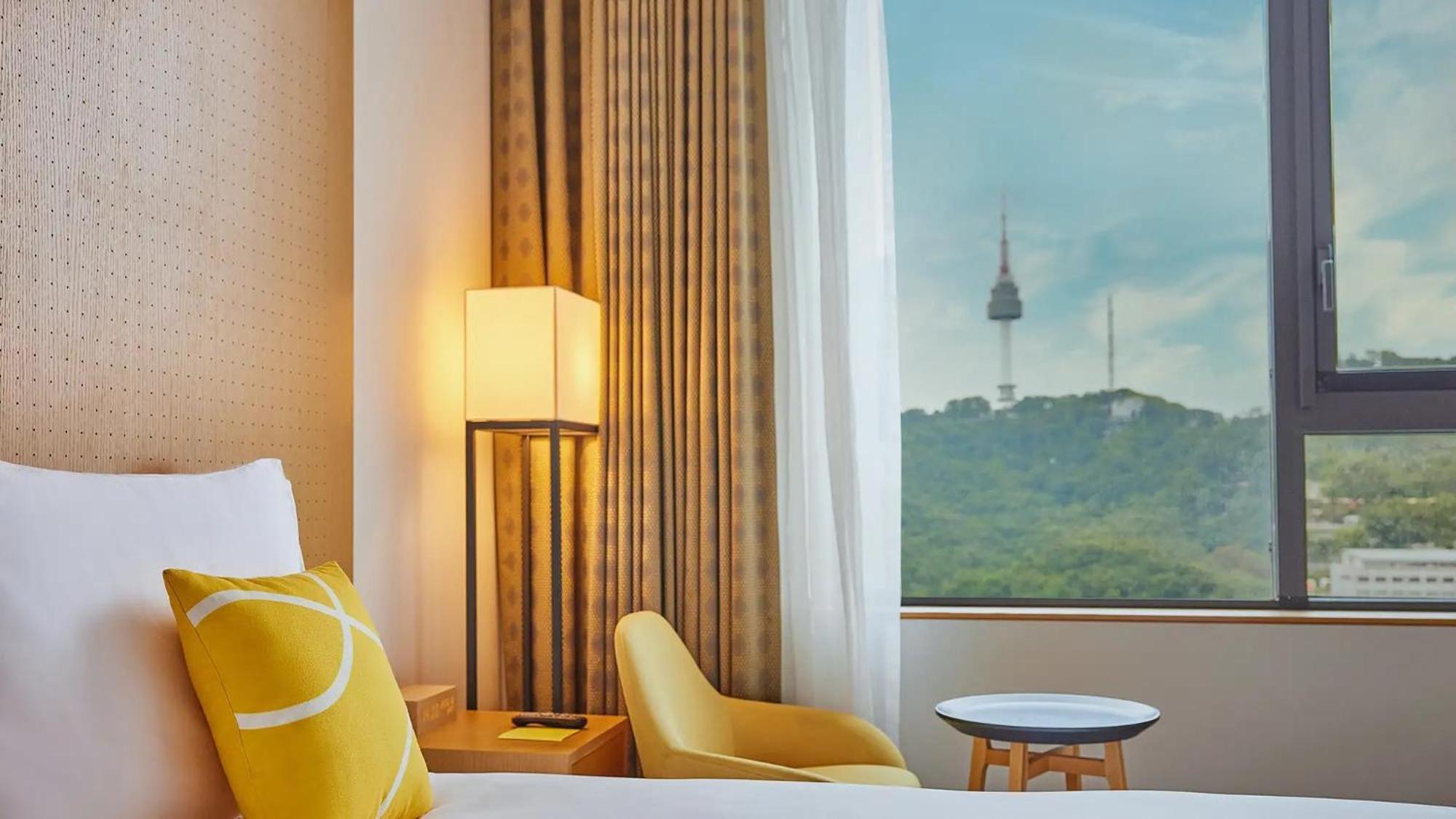 Superior Twin Room Myeongdong Catholic Church View