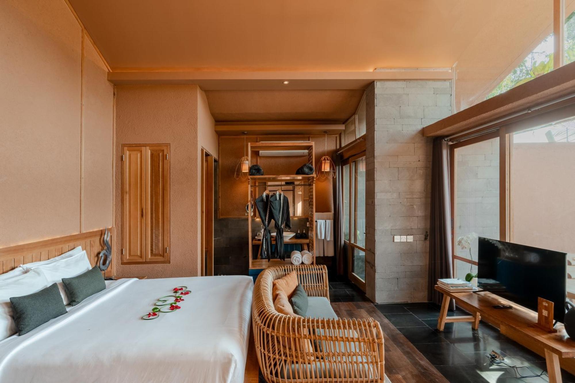 One-Bedroom Valley Pool Villa Benefit