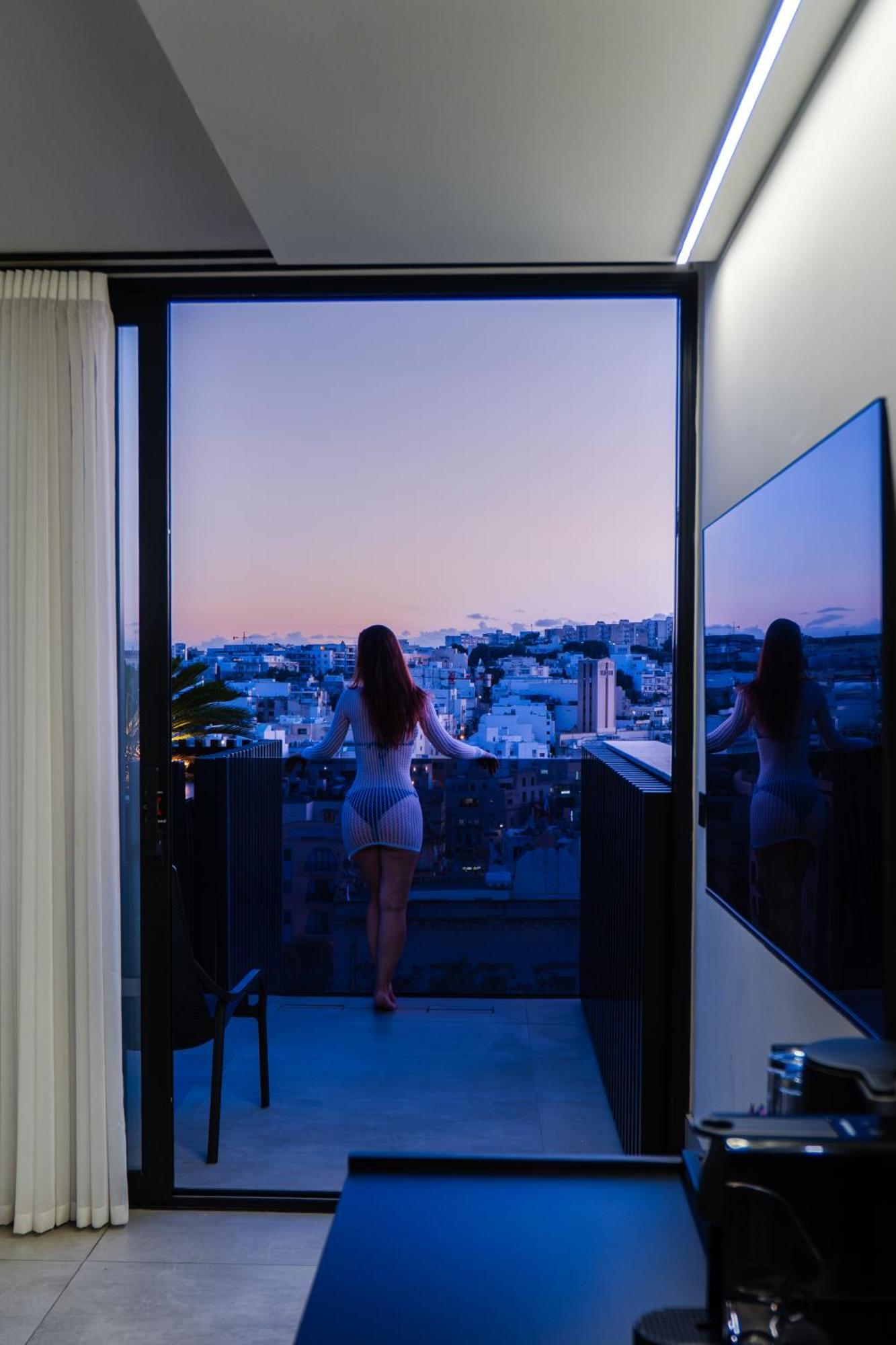 Penthouse Hot Tub
