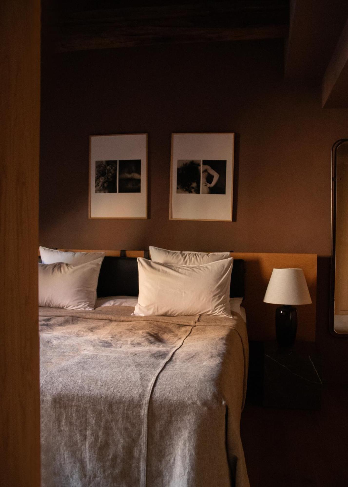 Room 7 - Classic Room,1739734607:JPEG