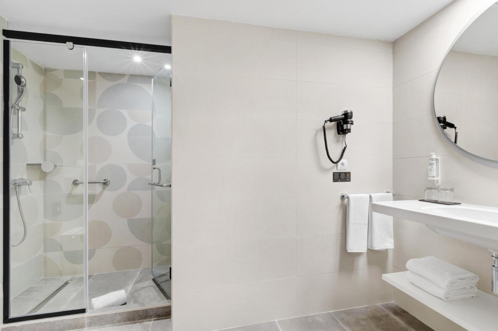 Large Double Room,1740691703:JPEG