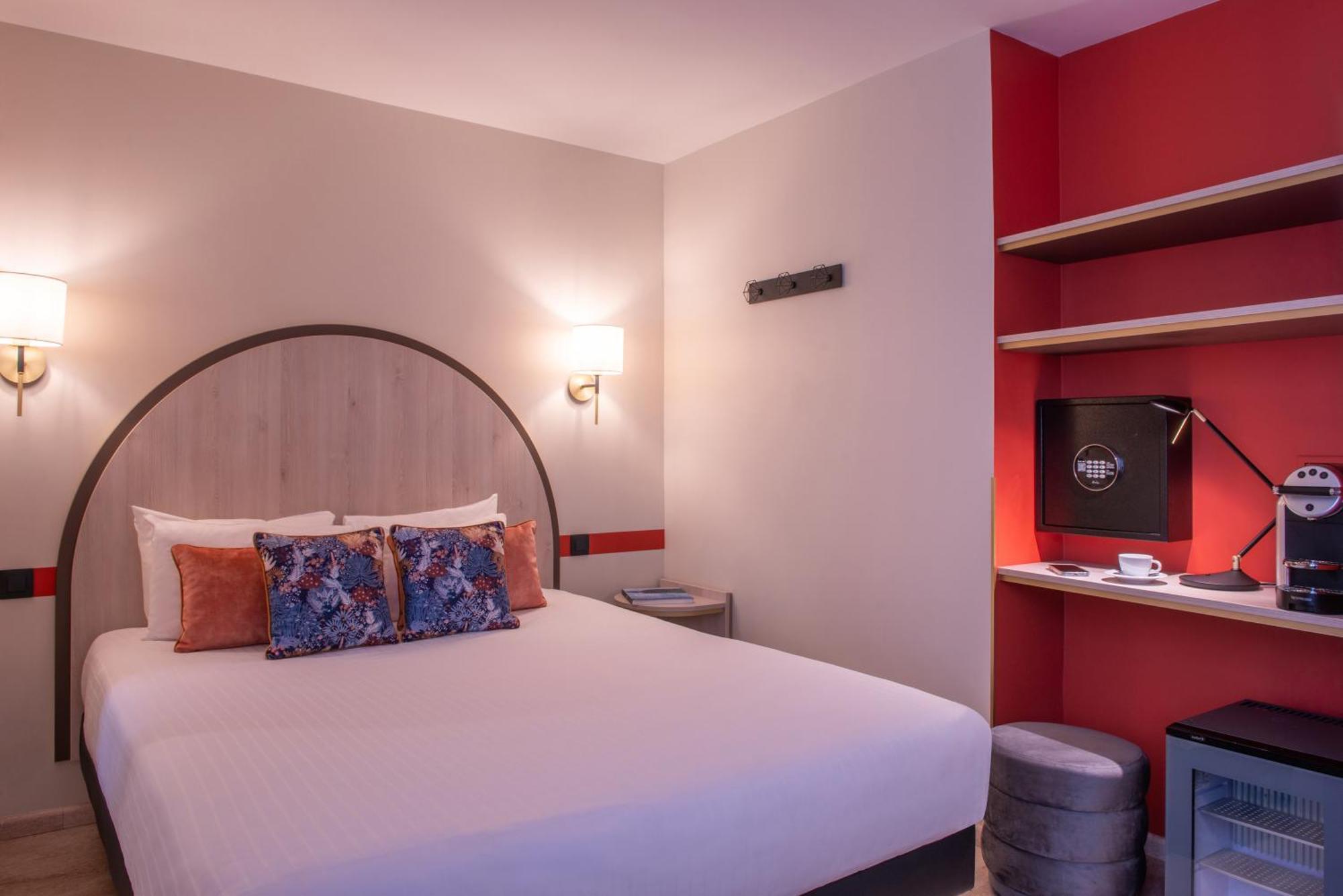 Courtyard Superior Room