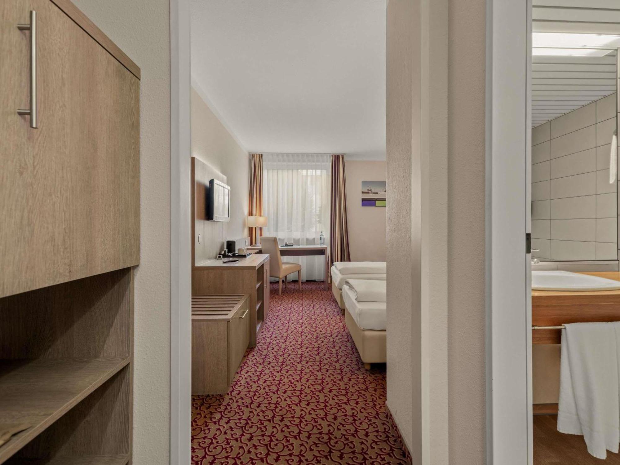 Standard Twin Room Street View,1742595455:JPEG