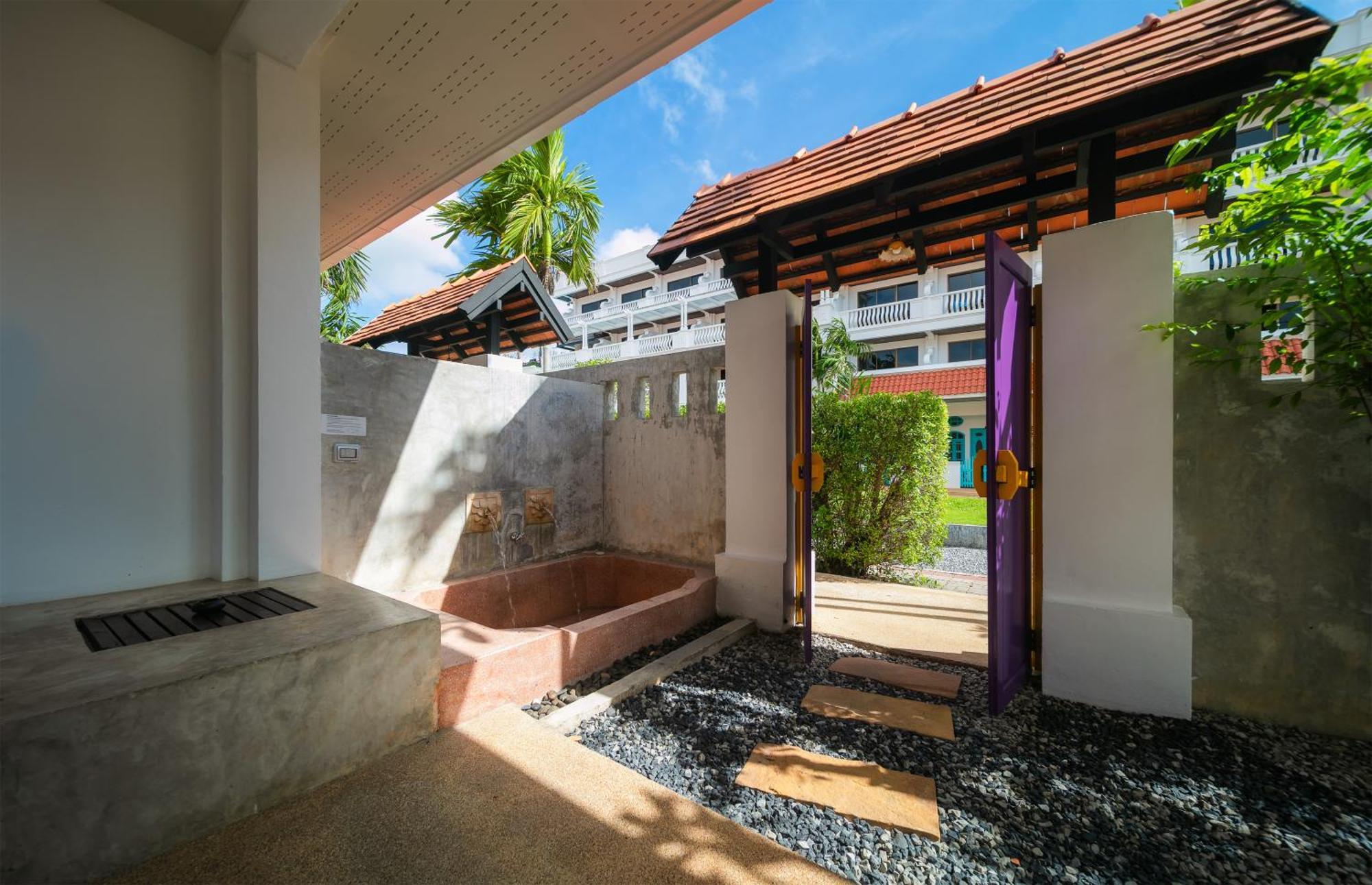 Private Jacuzzi - Sino Wing