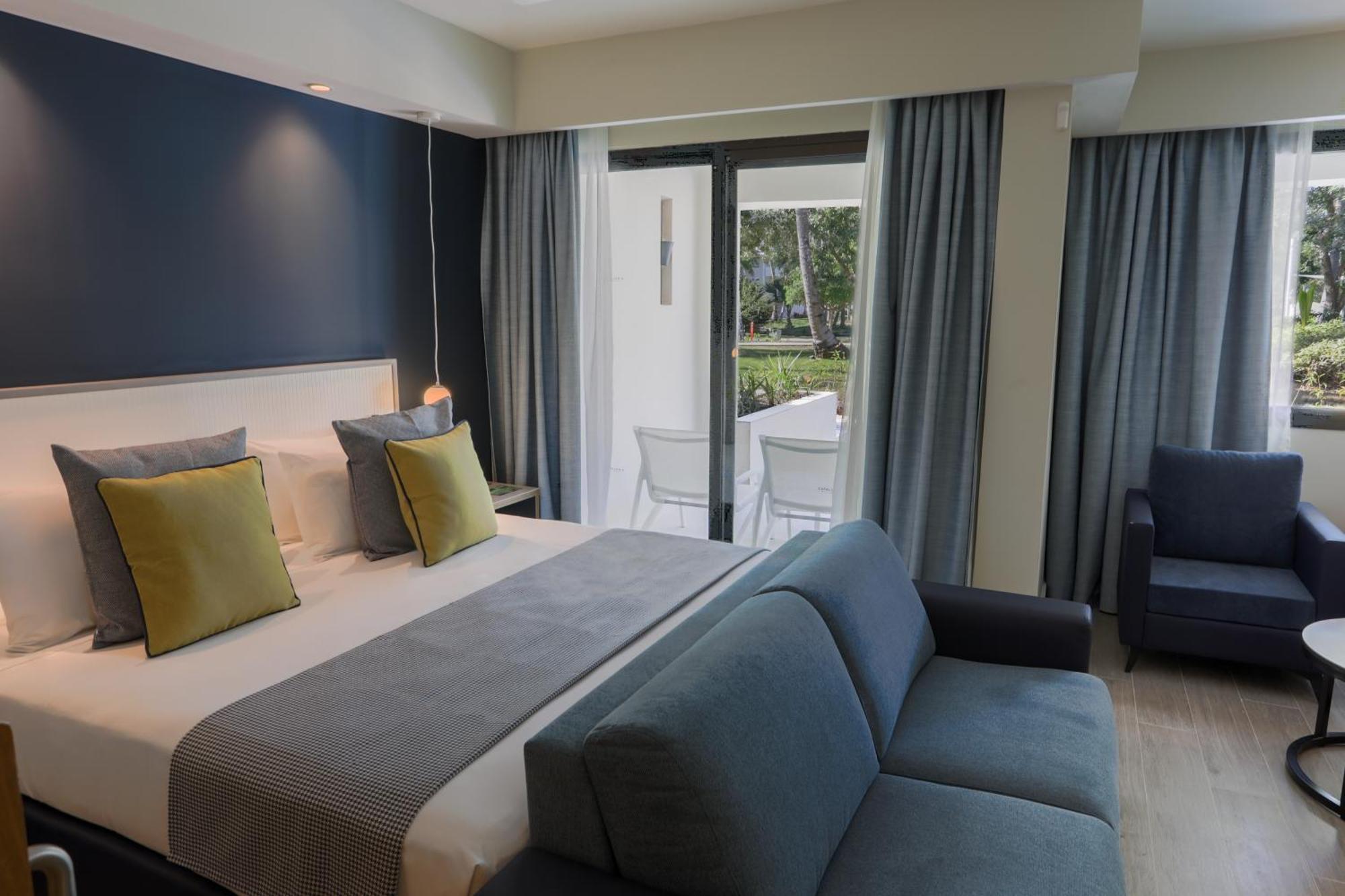 Privileged Deluxe Junior Suite Swim Up