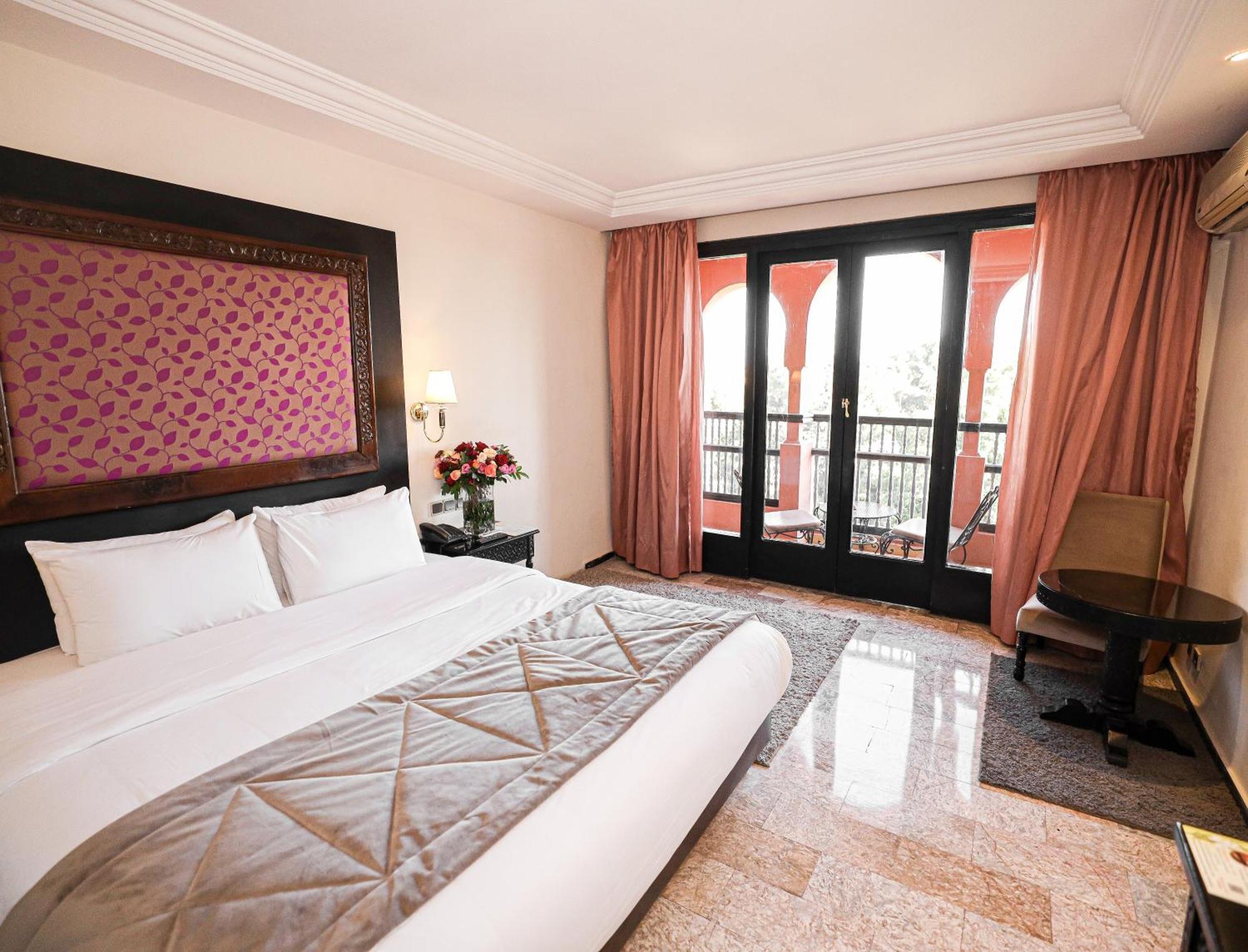 Double Room with Pool View,719464489:JPEG