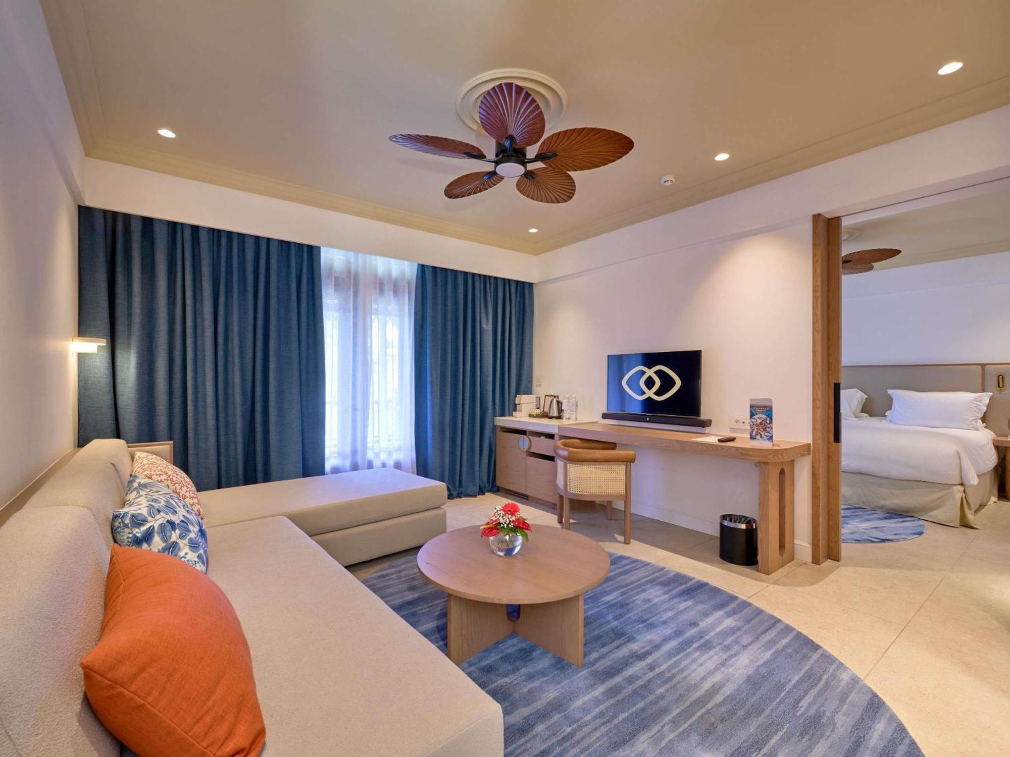 PRESTIGE SUITE, 1 King Bed, Garden view, balcony or terrace,1742642655:JPEG