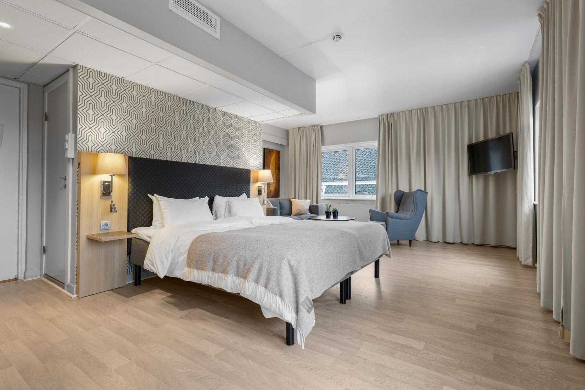 Superior King Room,1742701887:JPEG