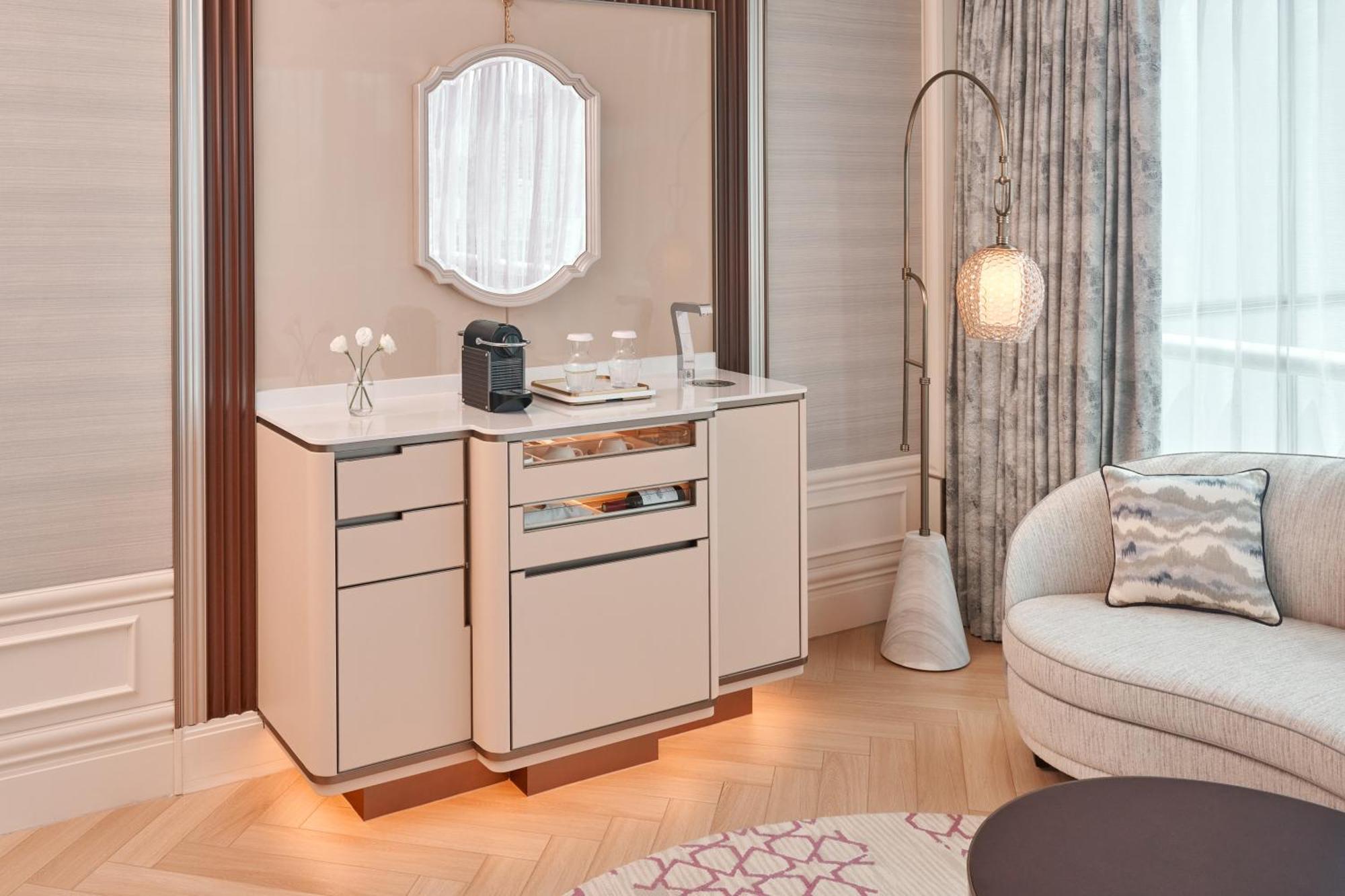 Astor Grand Deluxe Guest Room 2 Double Beds Botanical Garden View