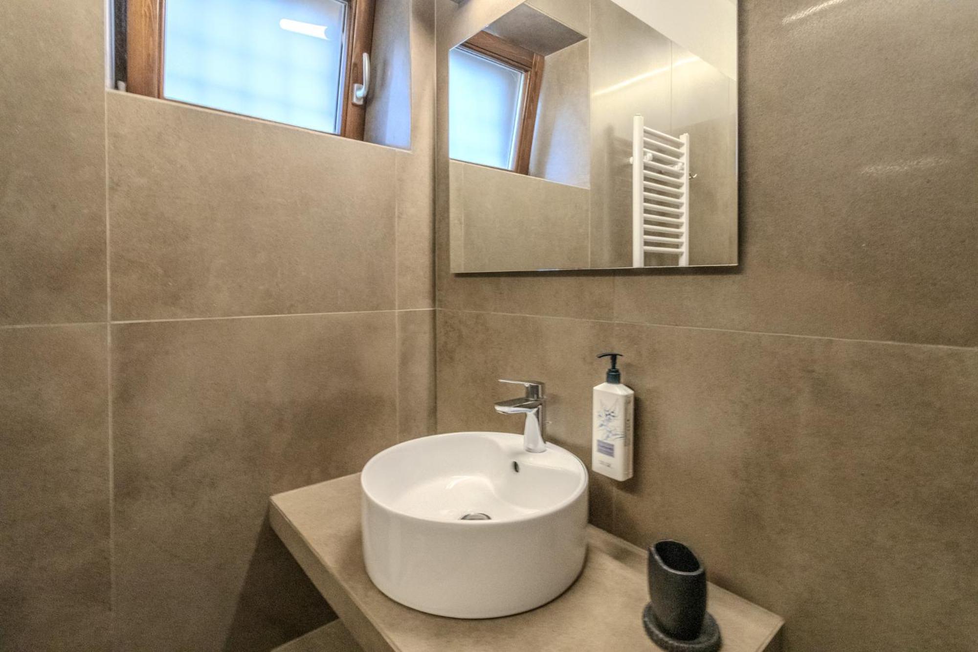 One-Bedroom Apartment Sea View
