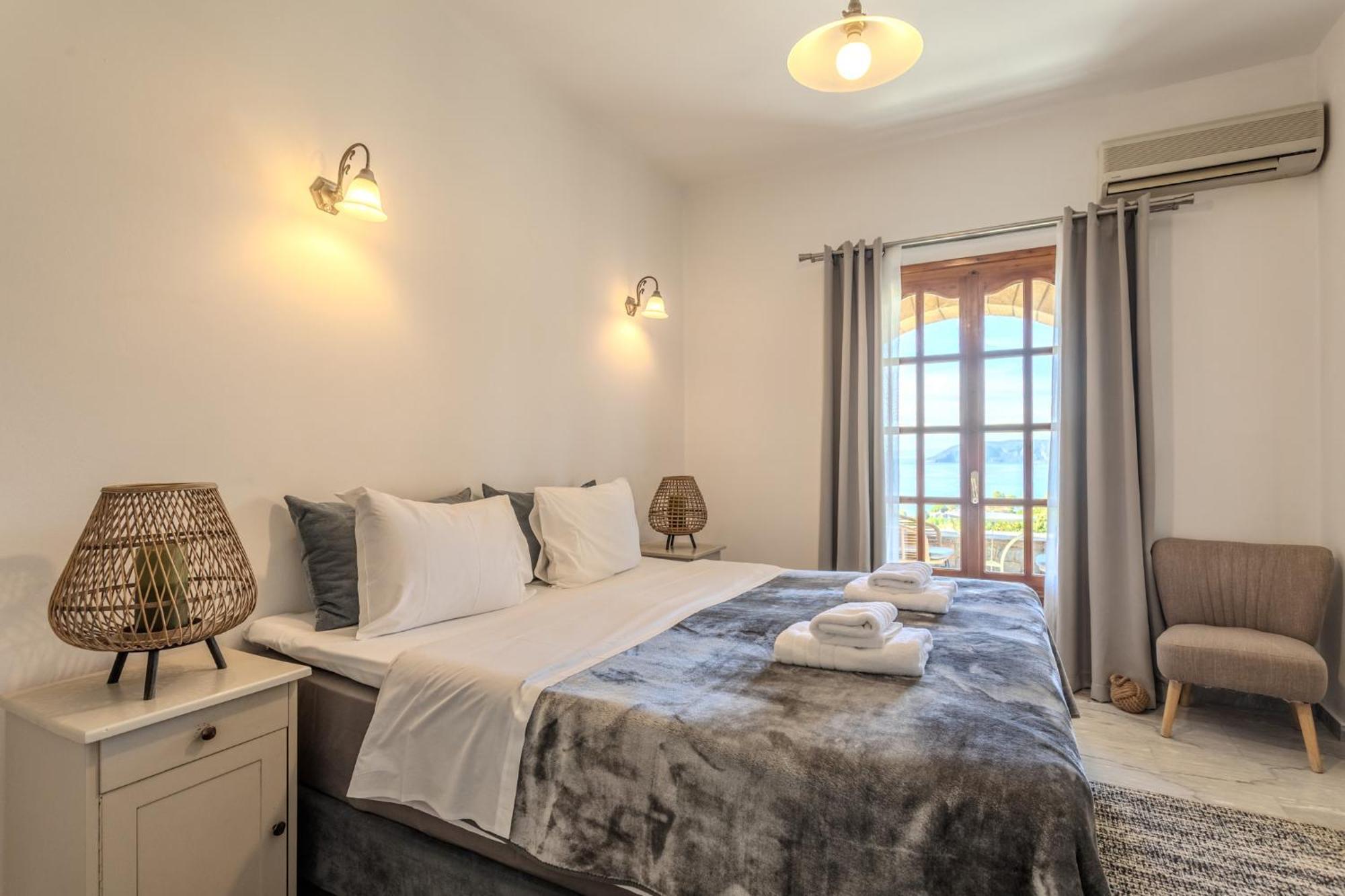 One-Bedroom Apartment Sea View