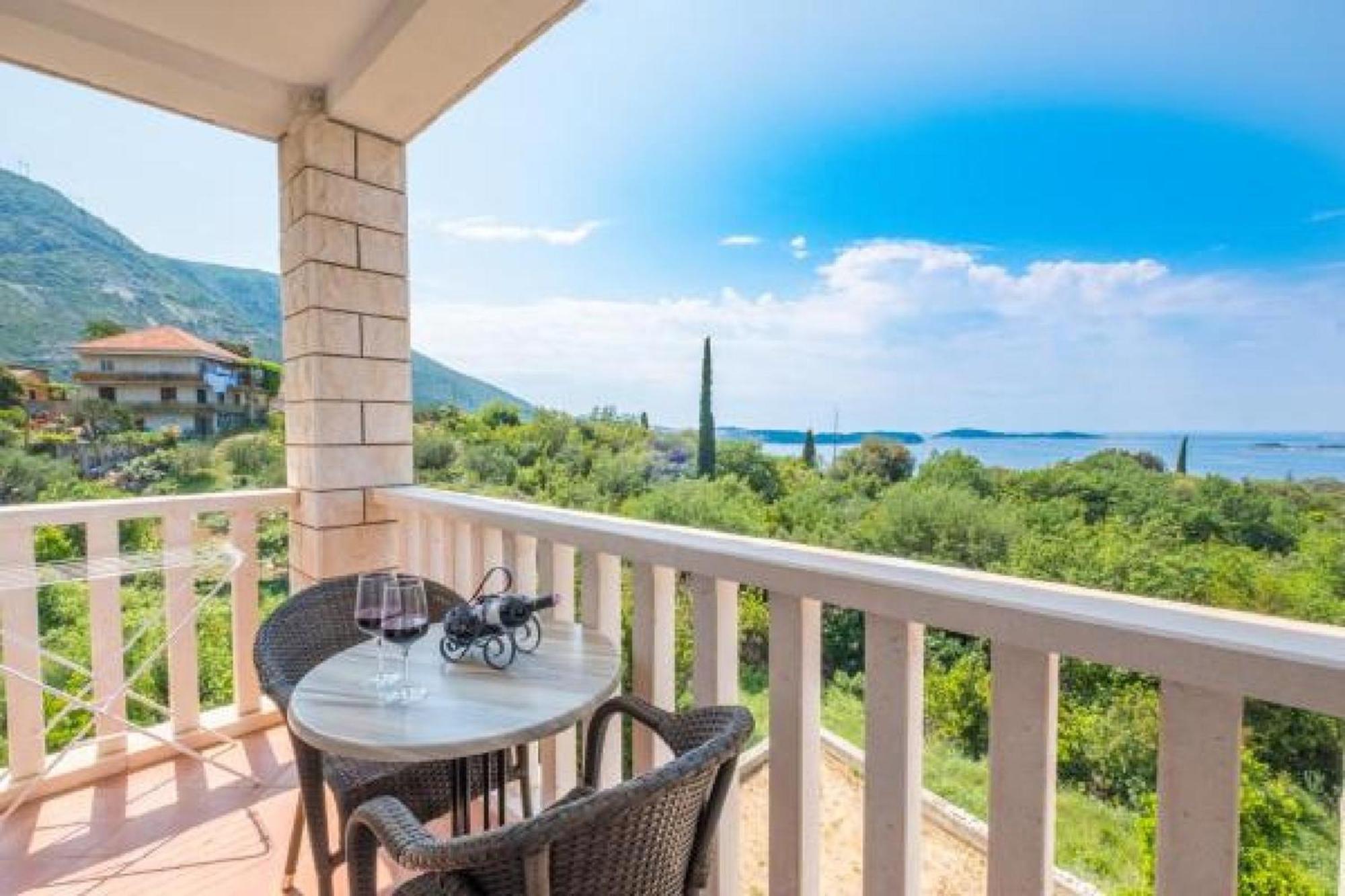 Superior One Bedroom Apartment Terrace Sea View