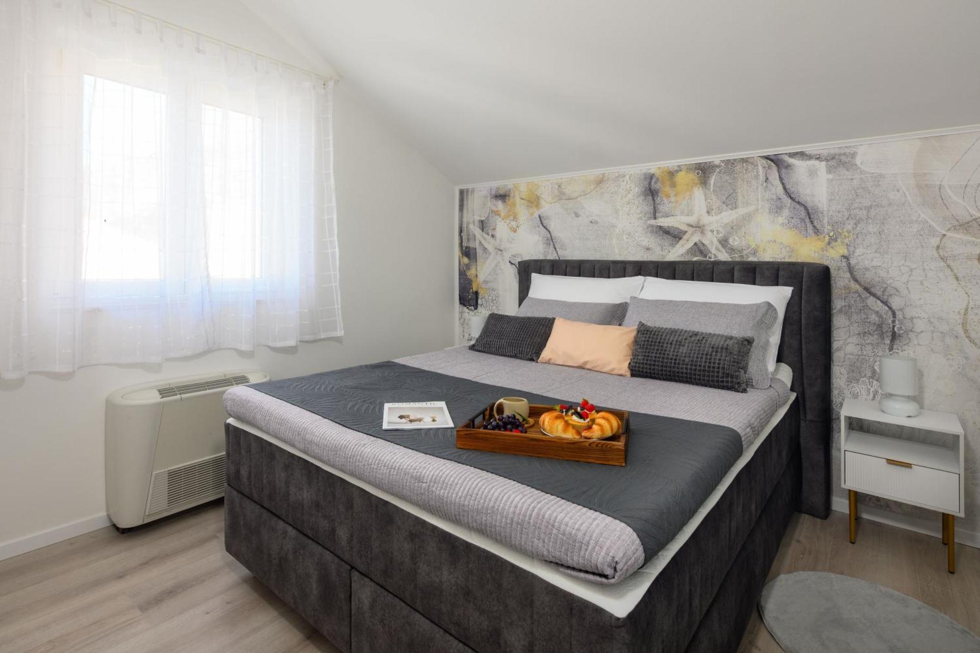 Comfort One Bedroom Apartment Balcony Sea View