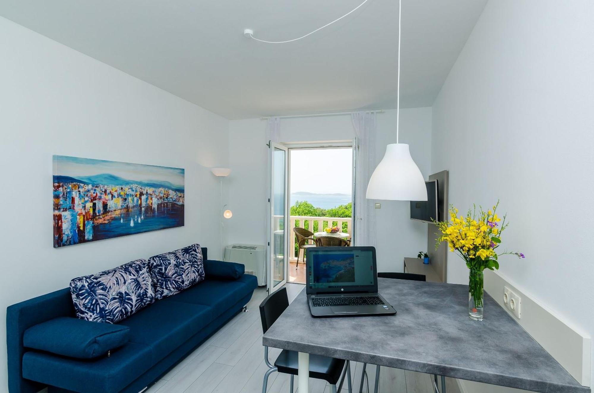 Superior One Bedroom Apartment Terrace Sea View
