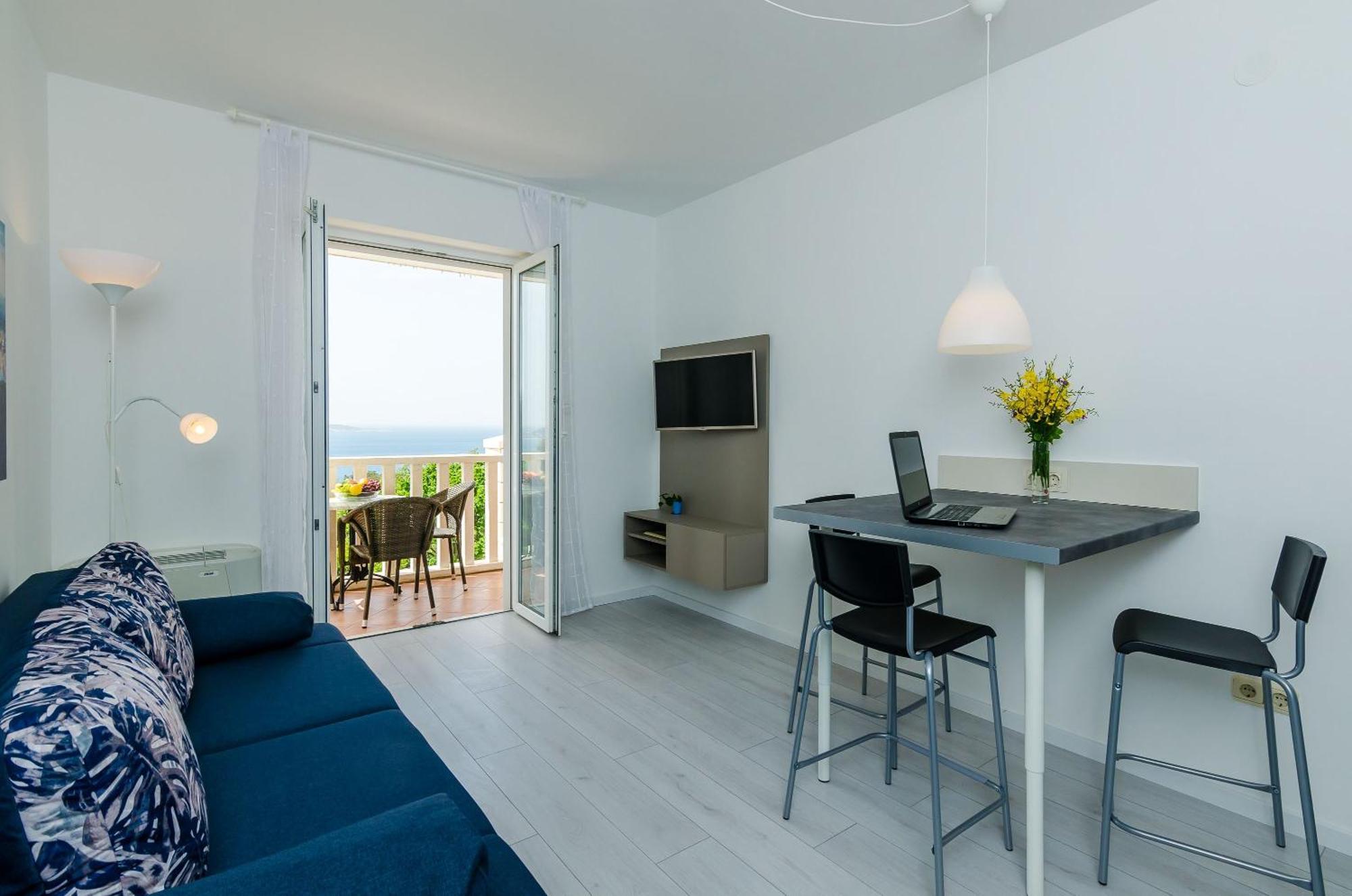 Superior One Bedroom Apartment Terrace Sea View