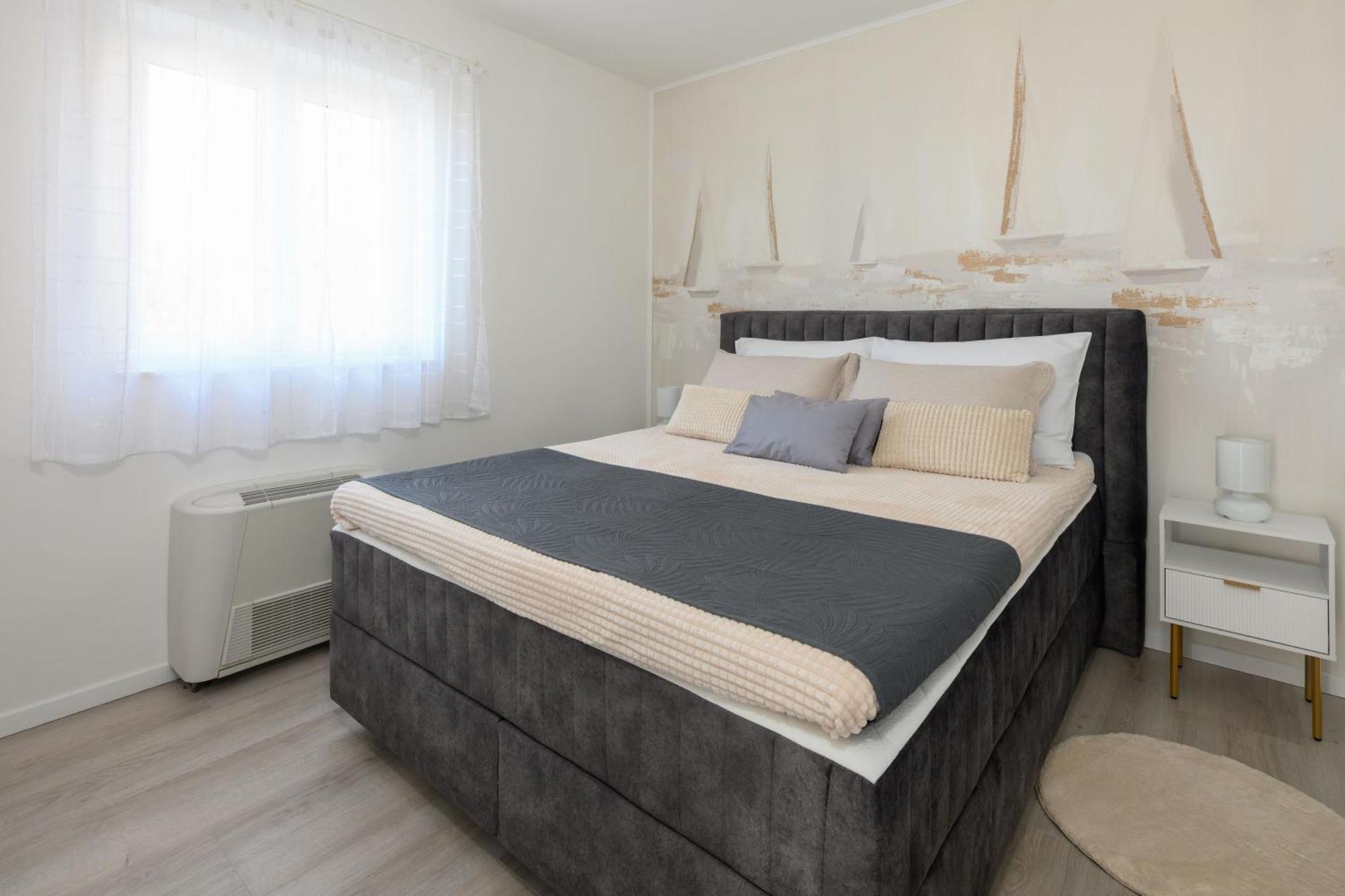 Deluxe One Bedroom Apartment Terrace Sea View