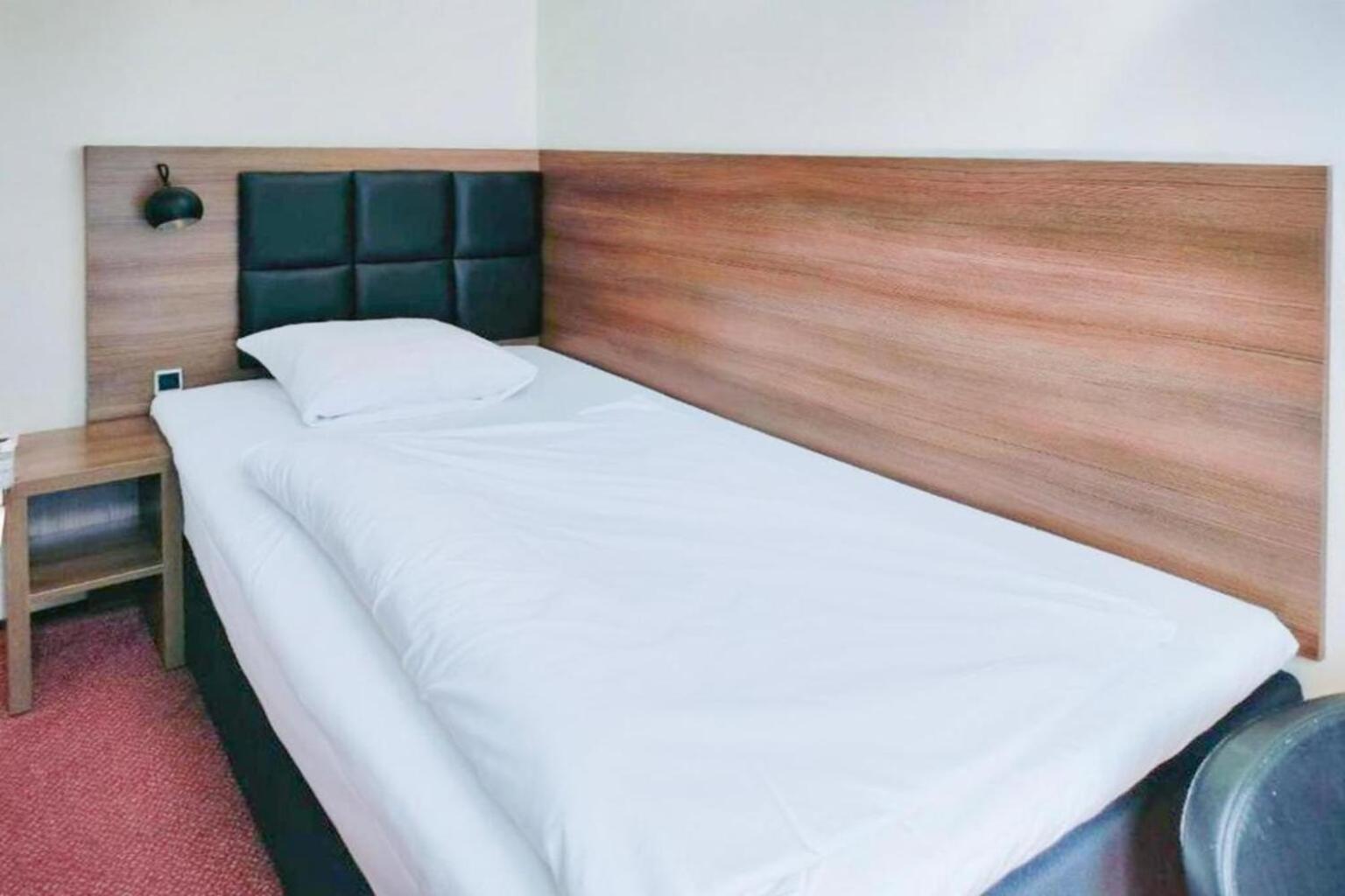 Premium Single Room,1742840798:JPEG