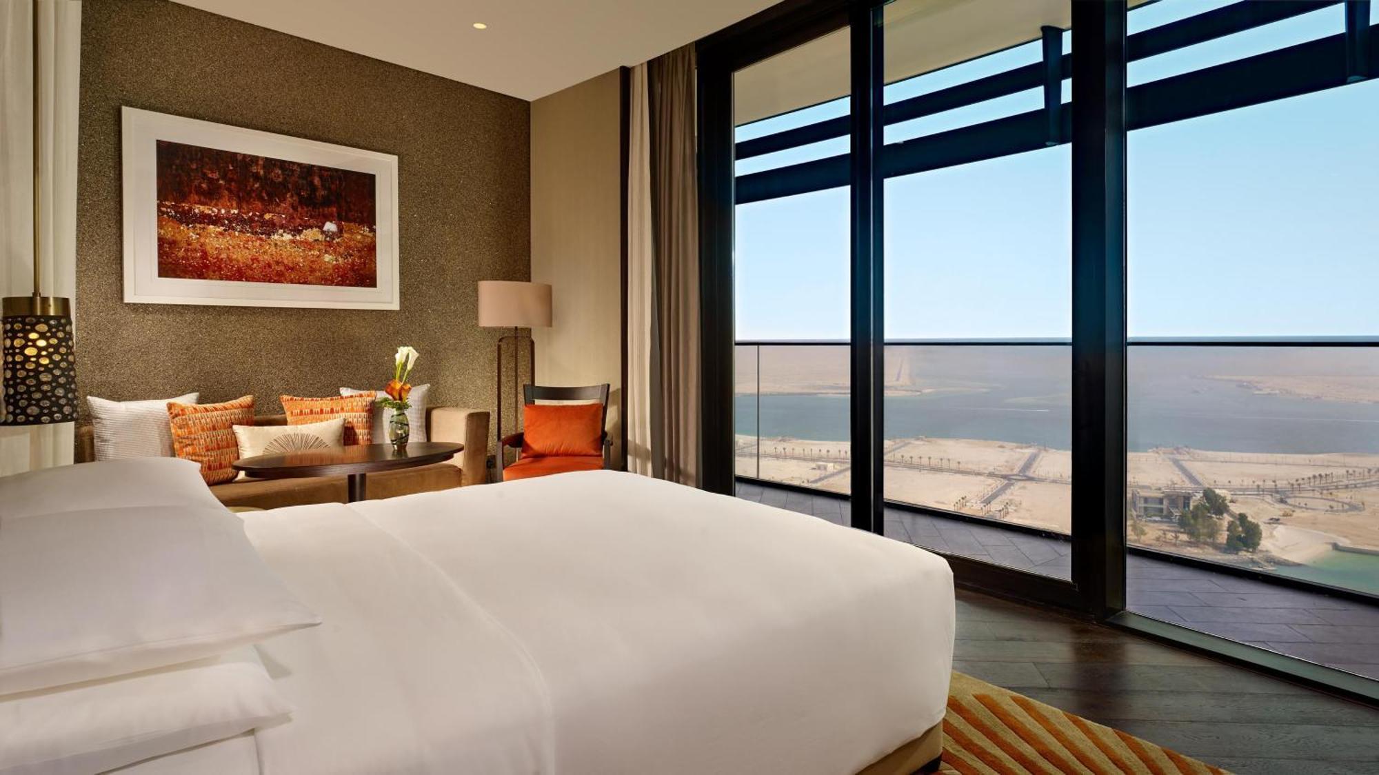 Grand King Suite Balcony Club Access
