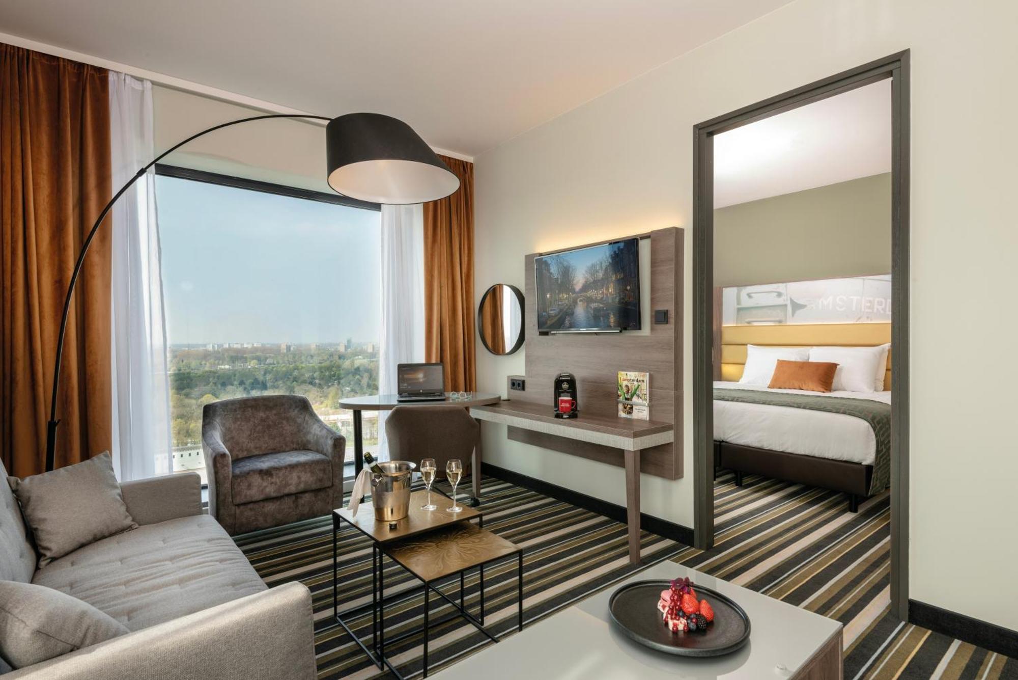 Junior Suite 1 King Bed 1 Double Sofabed