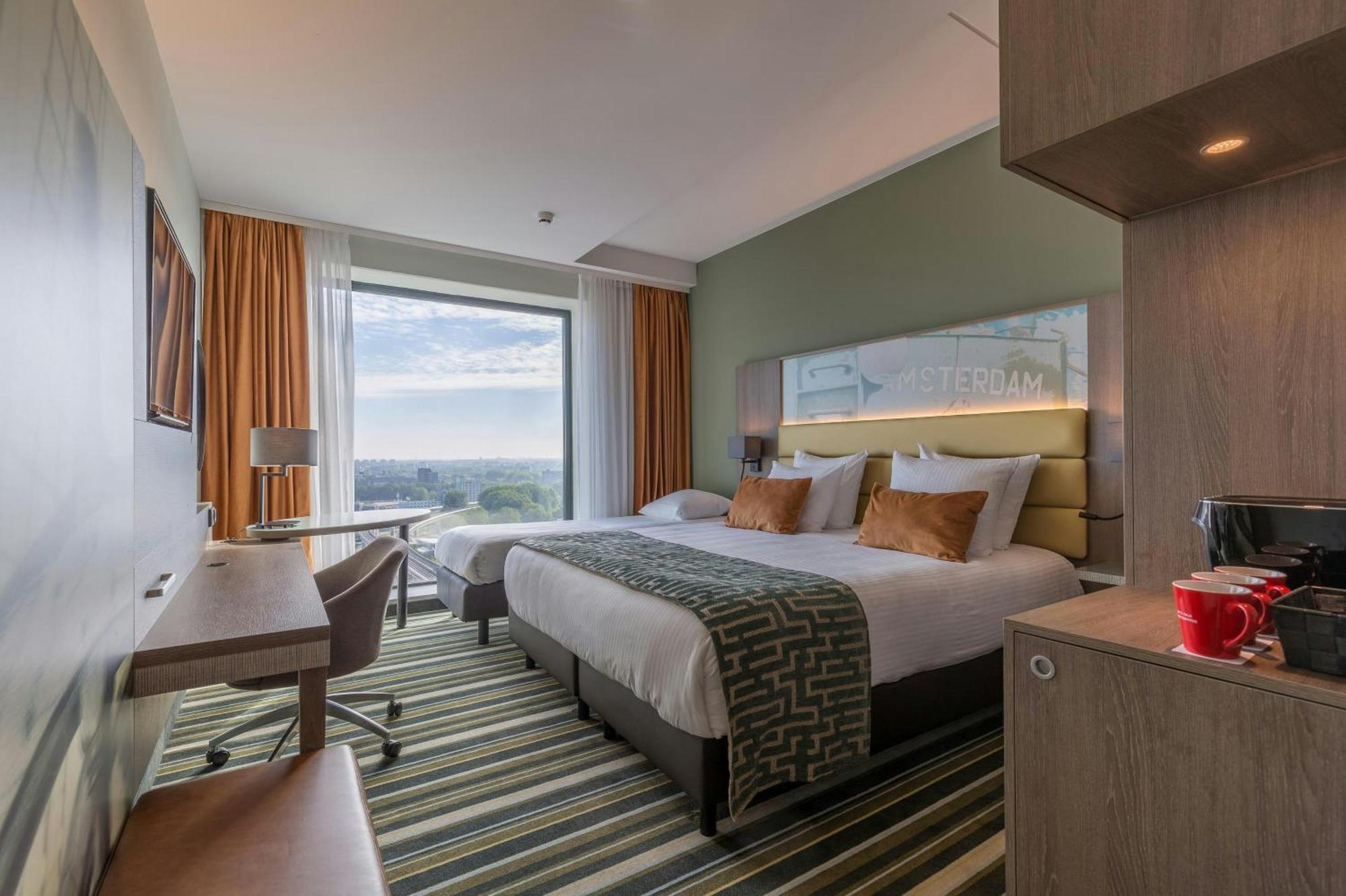 Deluxe Room 1 King Bed 1 Single Bed Upper Floors