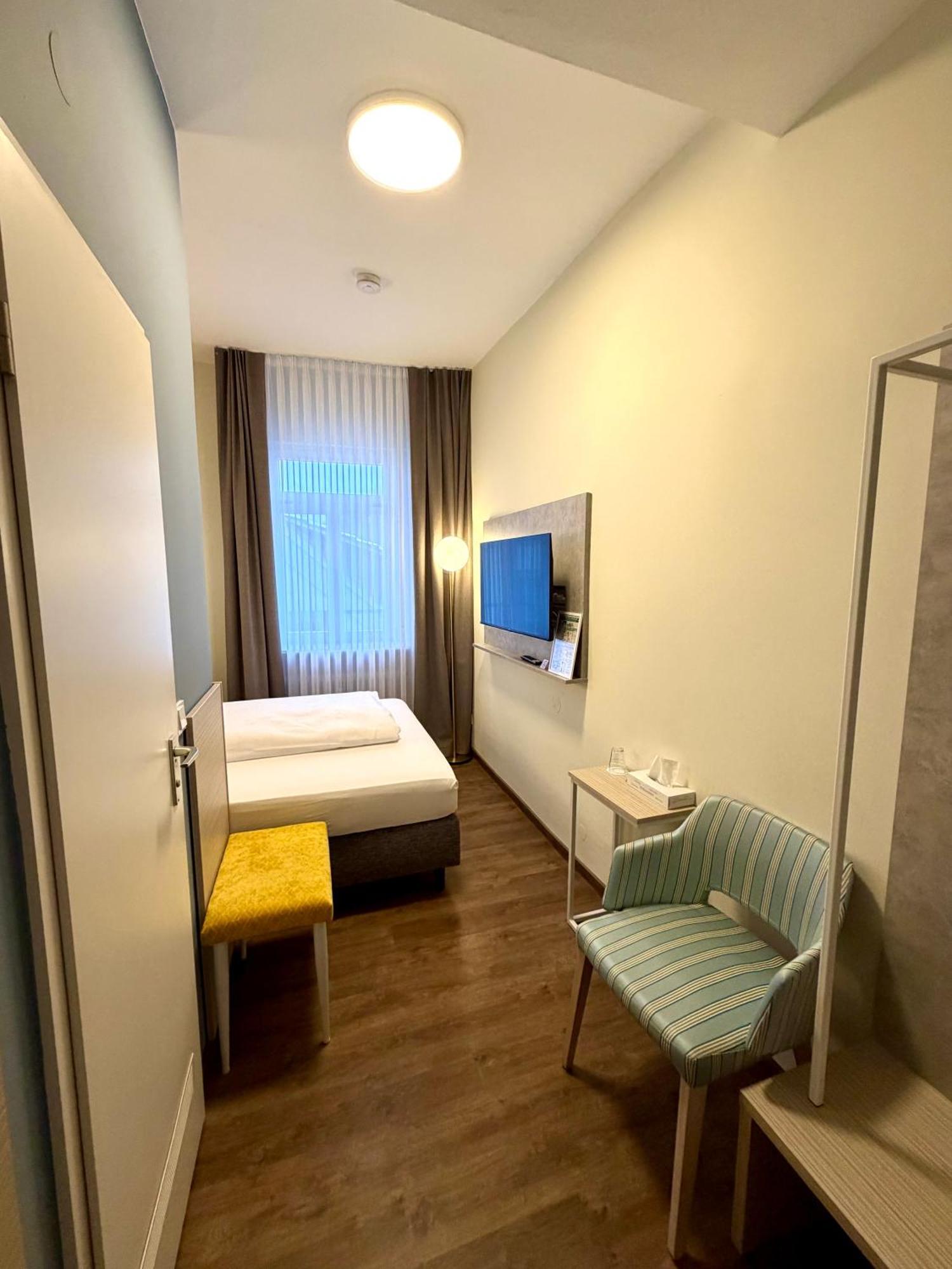 Superior Single Room,1744064584:JPEG