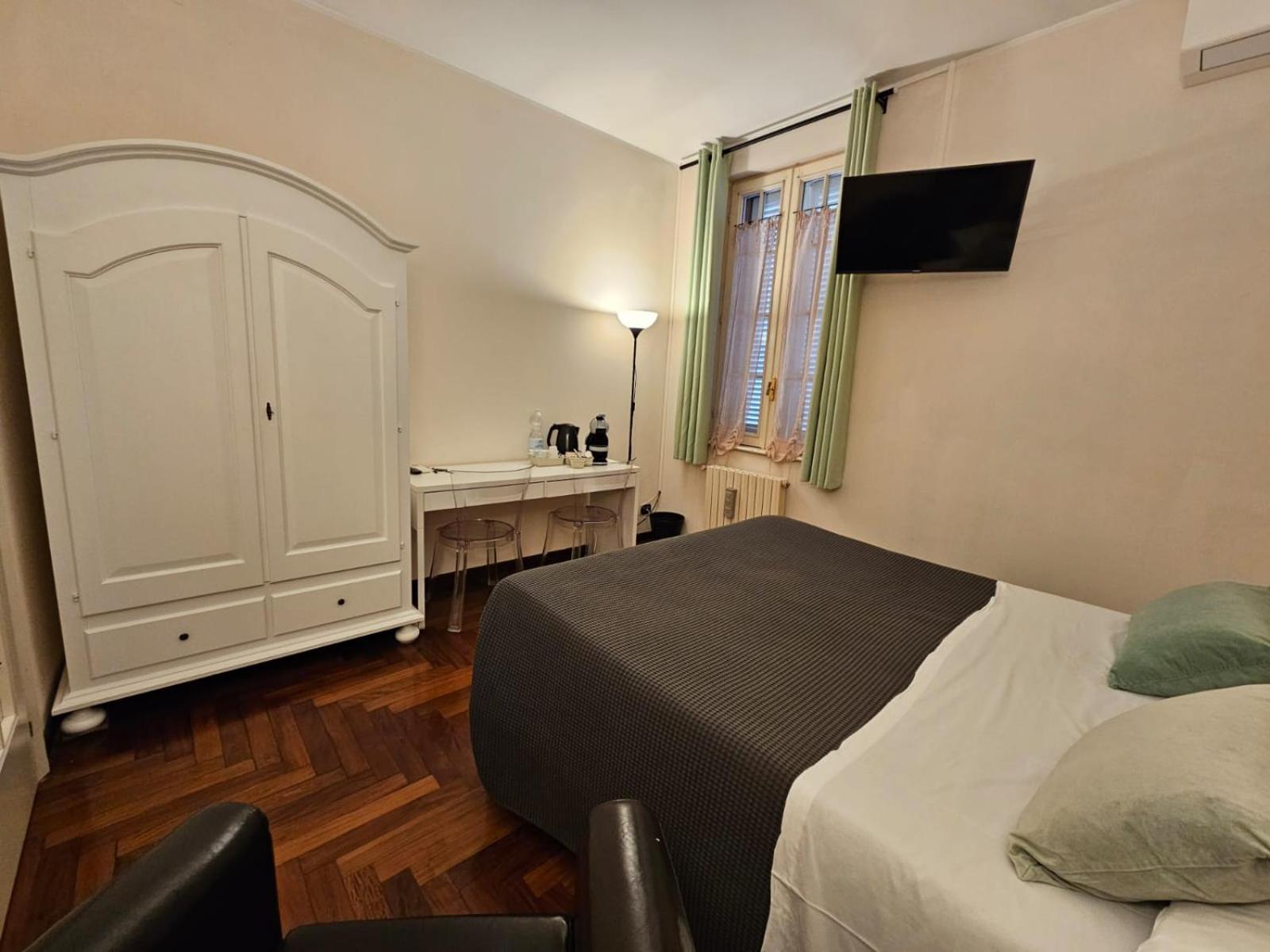 Double Room Private Bathroom