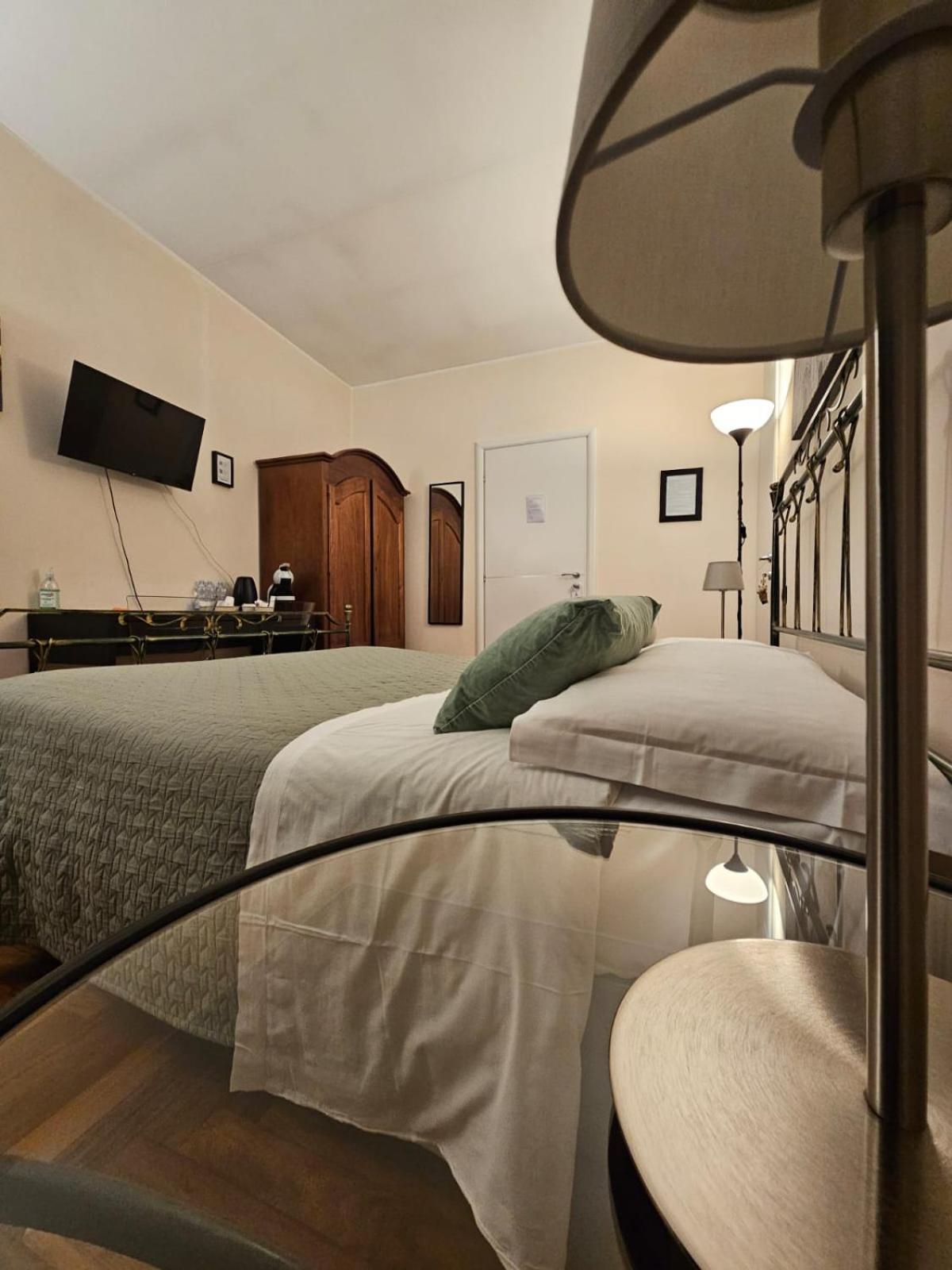 Double Room Private External Bathroom