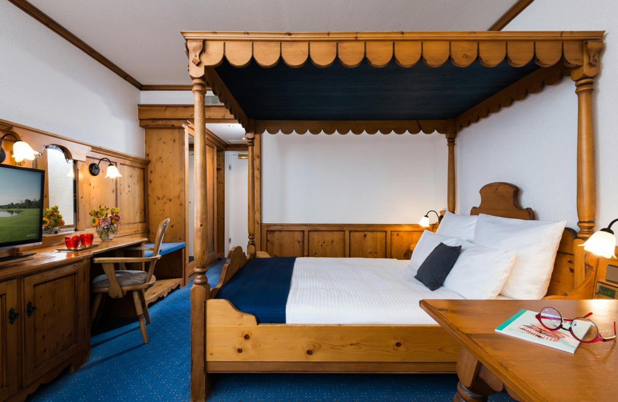 Deluxe Double or Twin Room