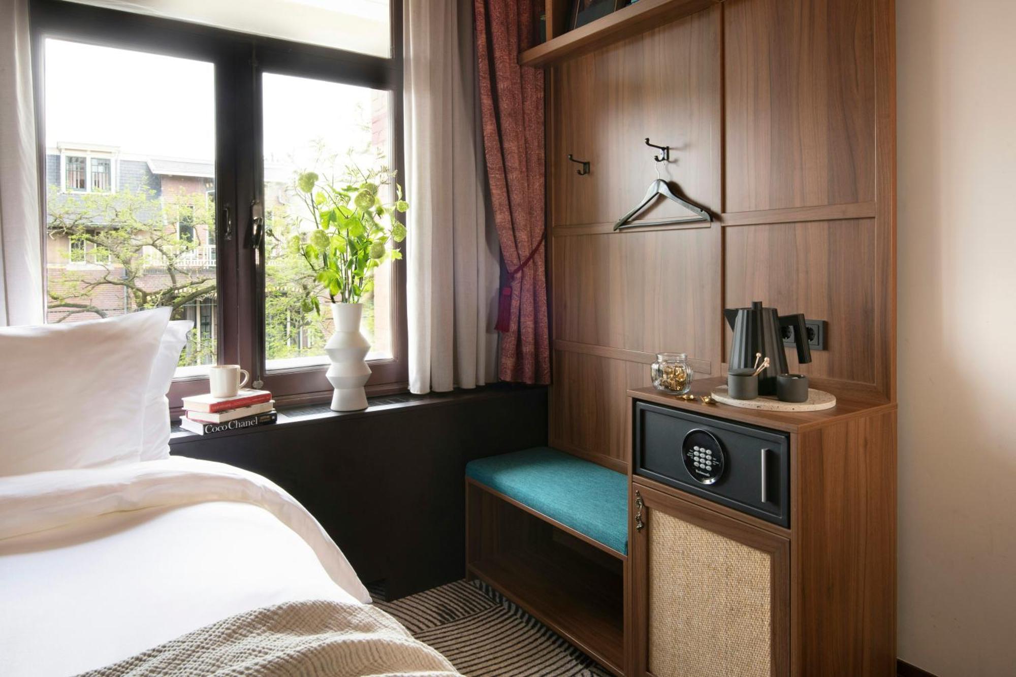 Snug Room 1 Single Bed