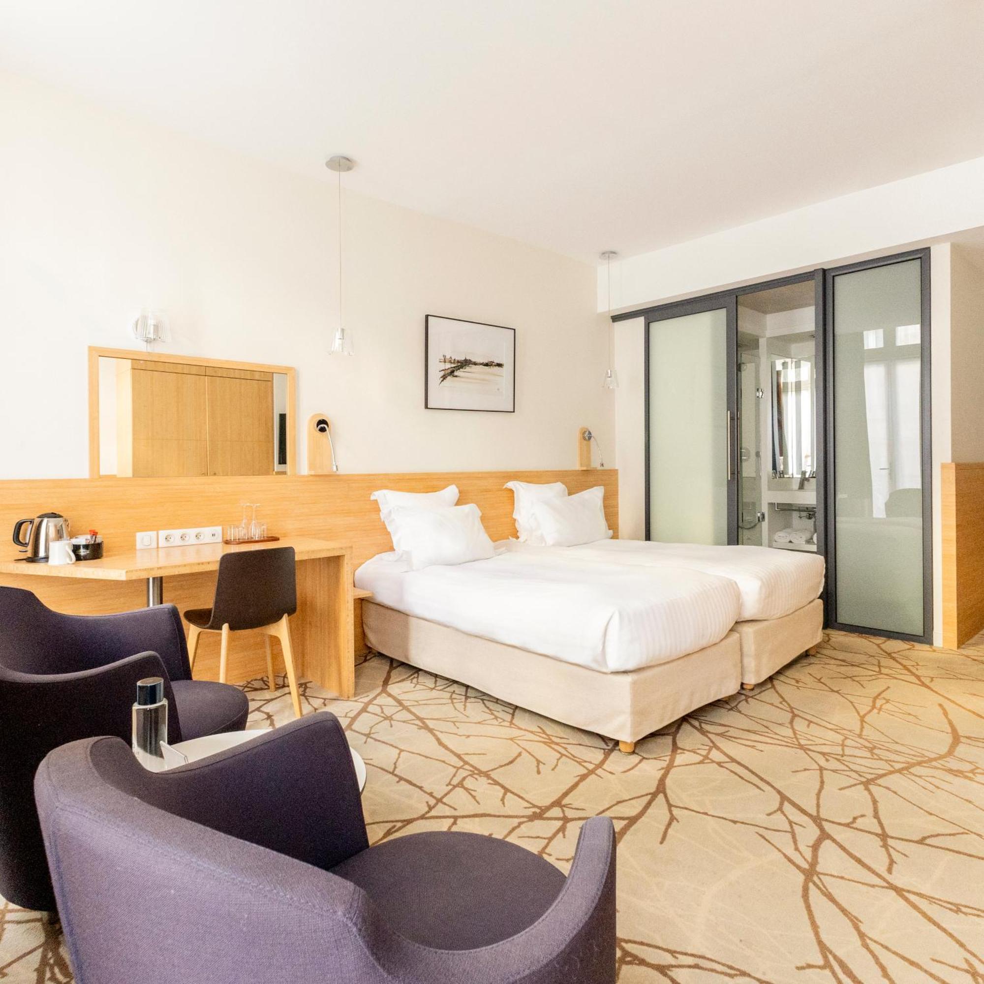 Deluxe Queen Room Balcony