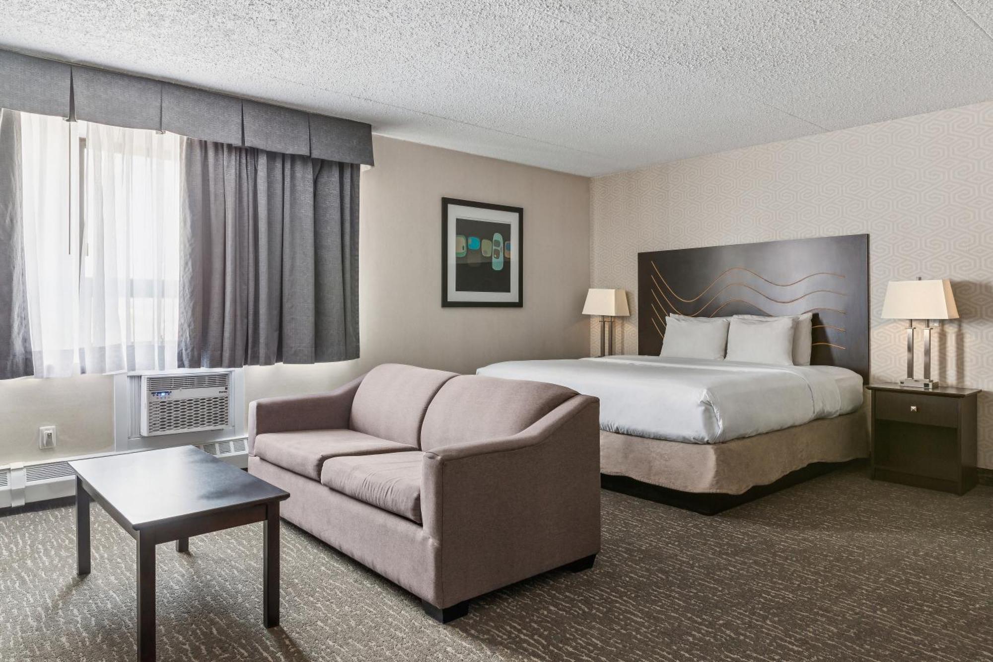 Deluxe Suite, 1 King Bed - Non-Smoking/Not Pet-Friendly,1746849477:JPEG