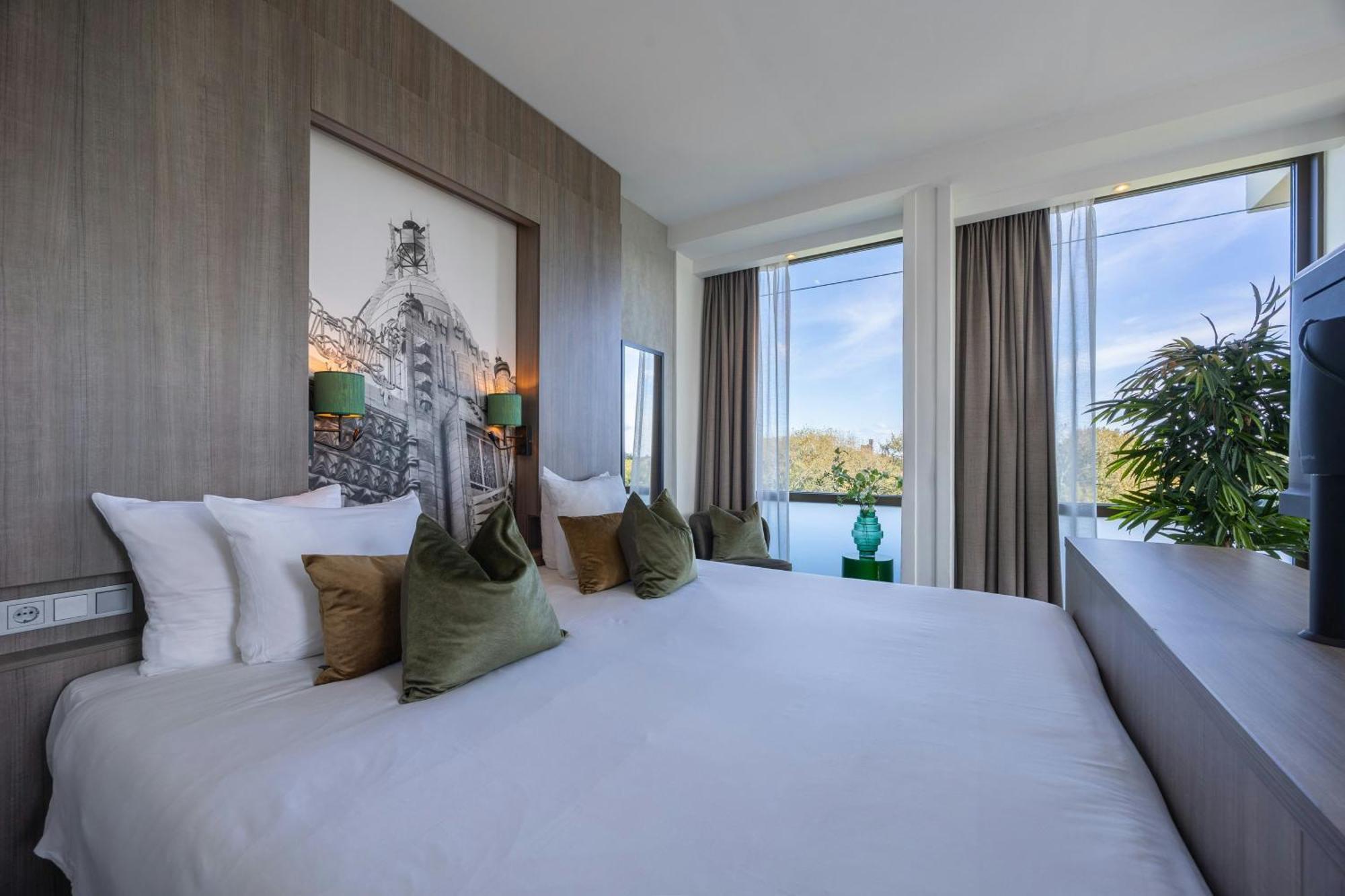 Executive Room 1 King Bed 1 Single Bed Panoramic View