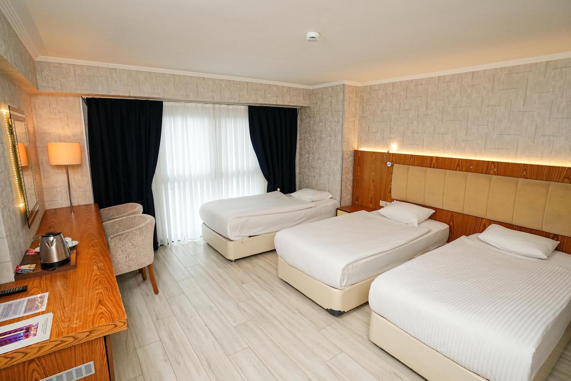 Triple Room Bath