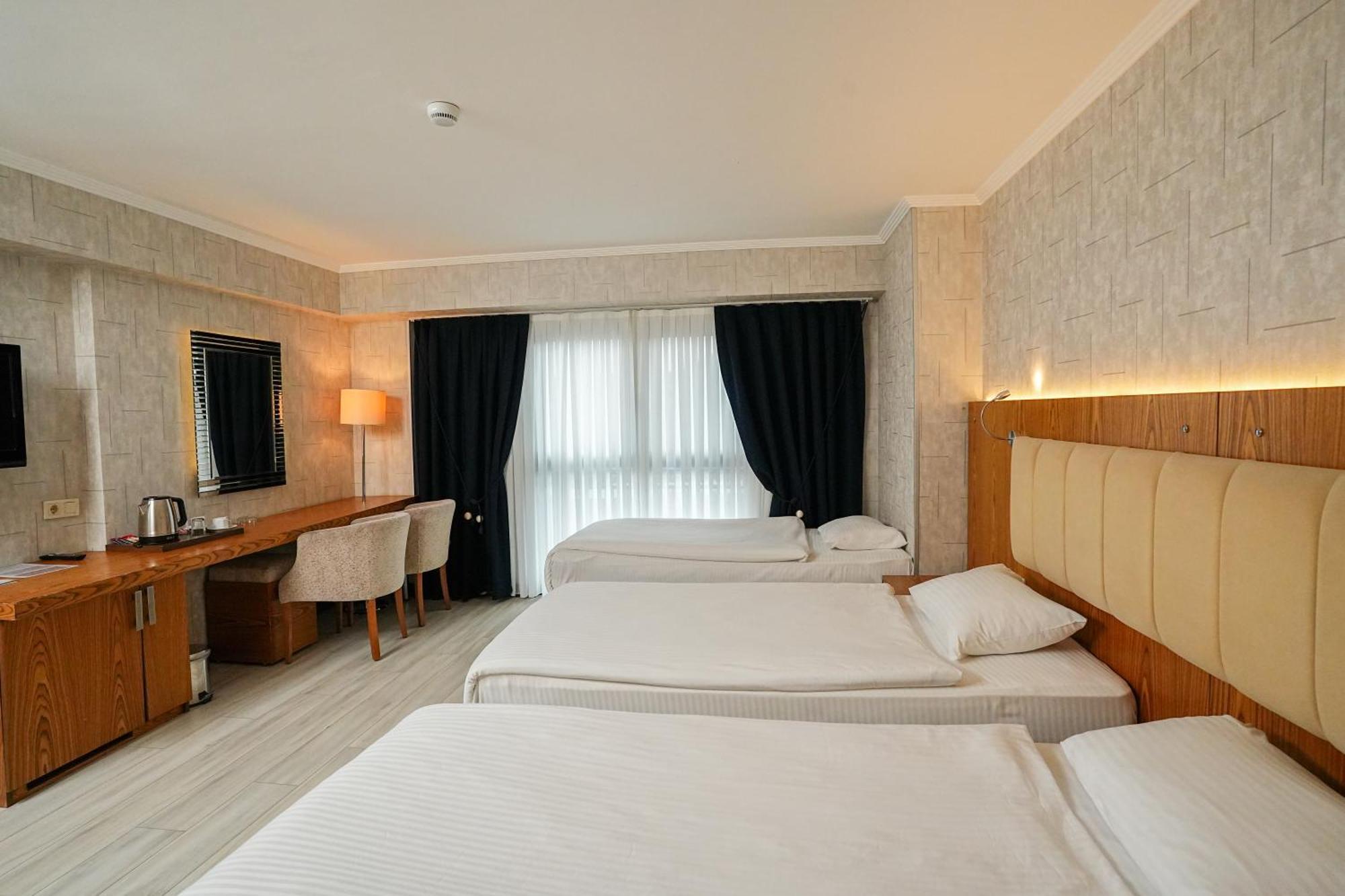 Triple Room Bath