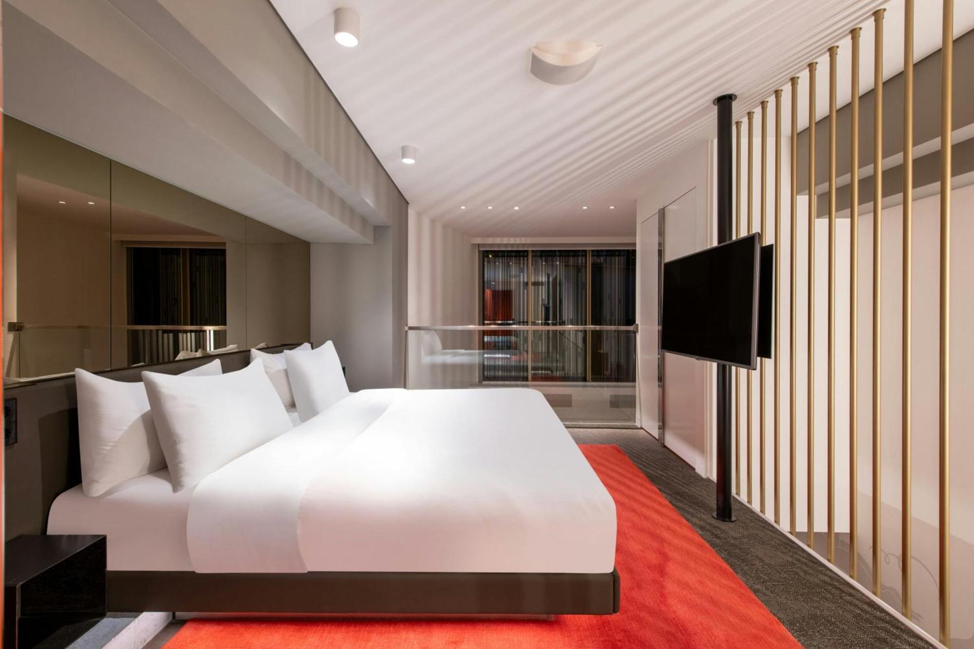 Supreme Suite Exchange 1 Bedroom Bi-level Loft Loft 1 King