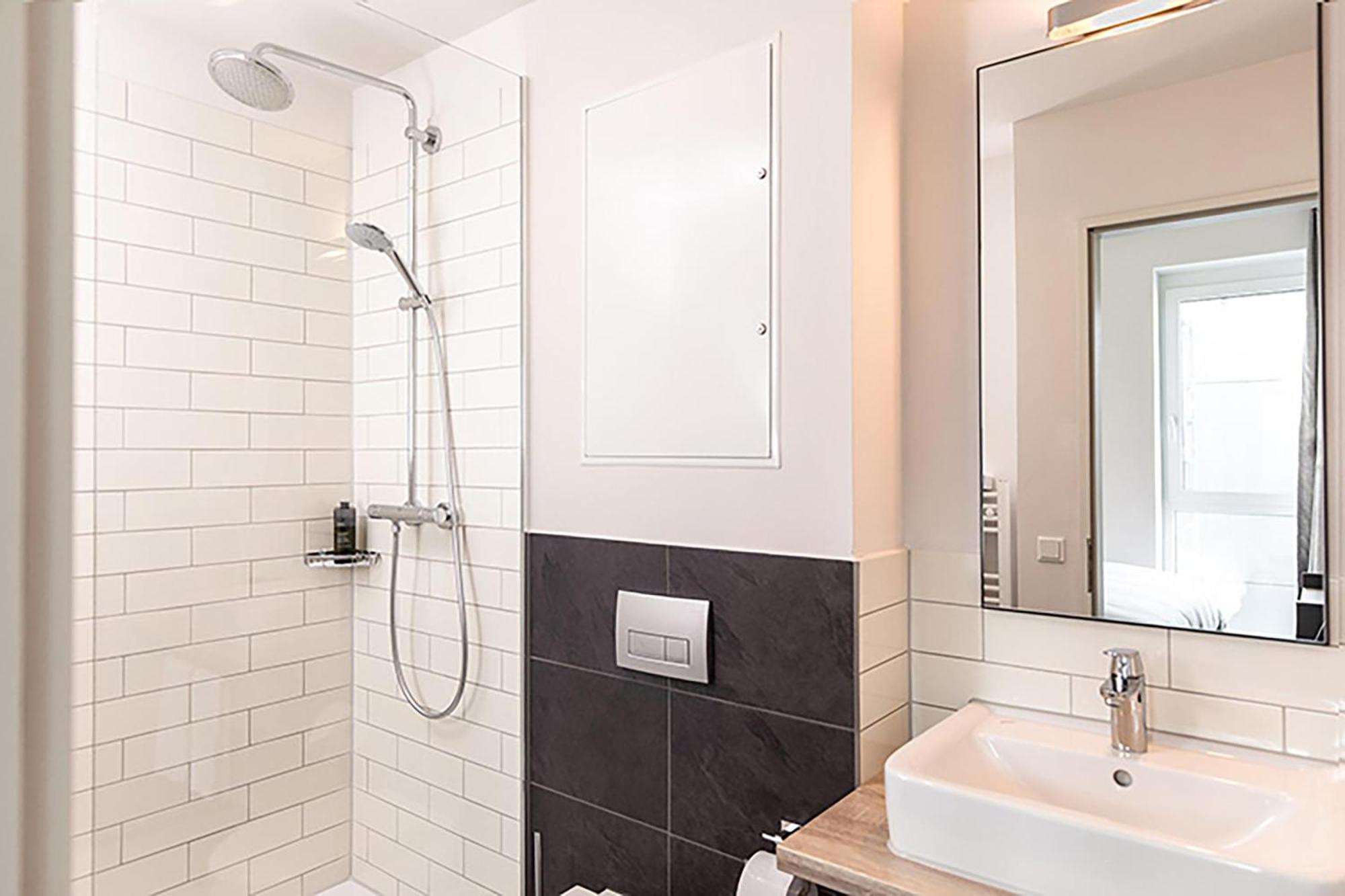 BACHELOR Apartment,1747033785:JPEG