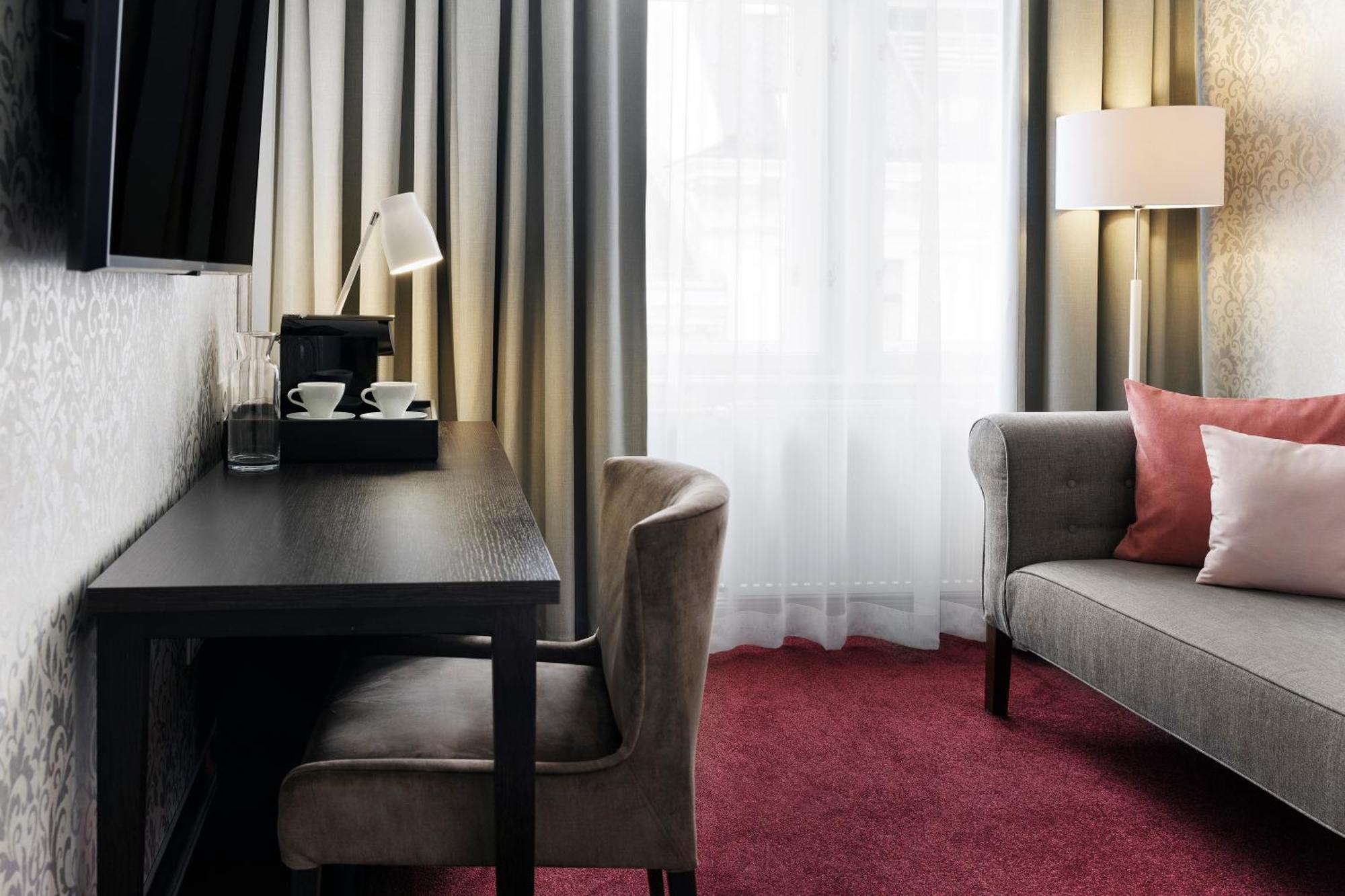 Superior Room with 1 King Size bed