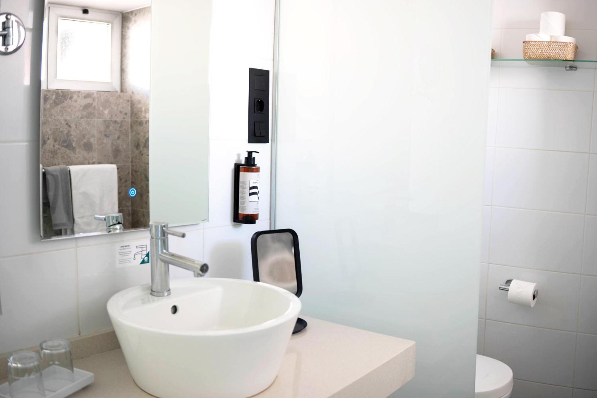 Standard Suite,1756407178:JPEG