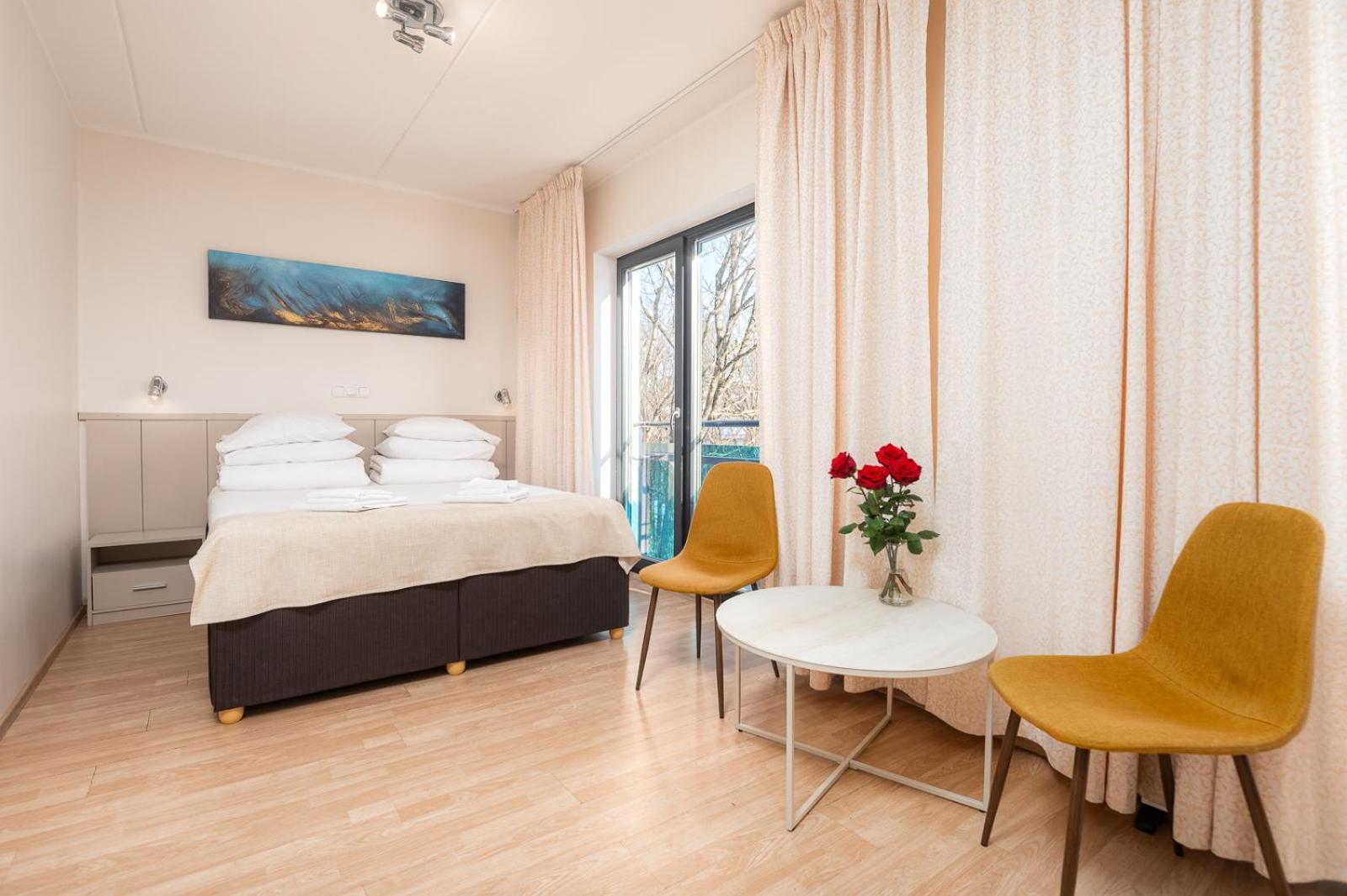 Deluxe Double Room Shower