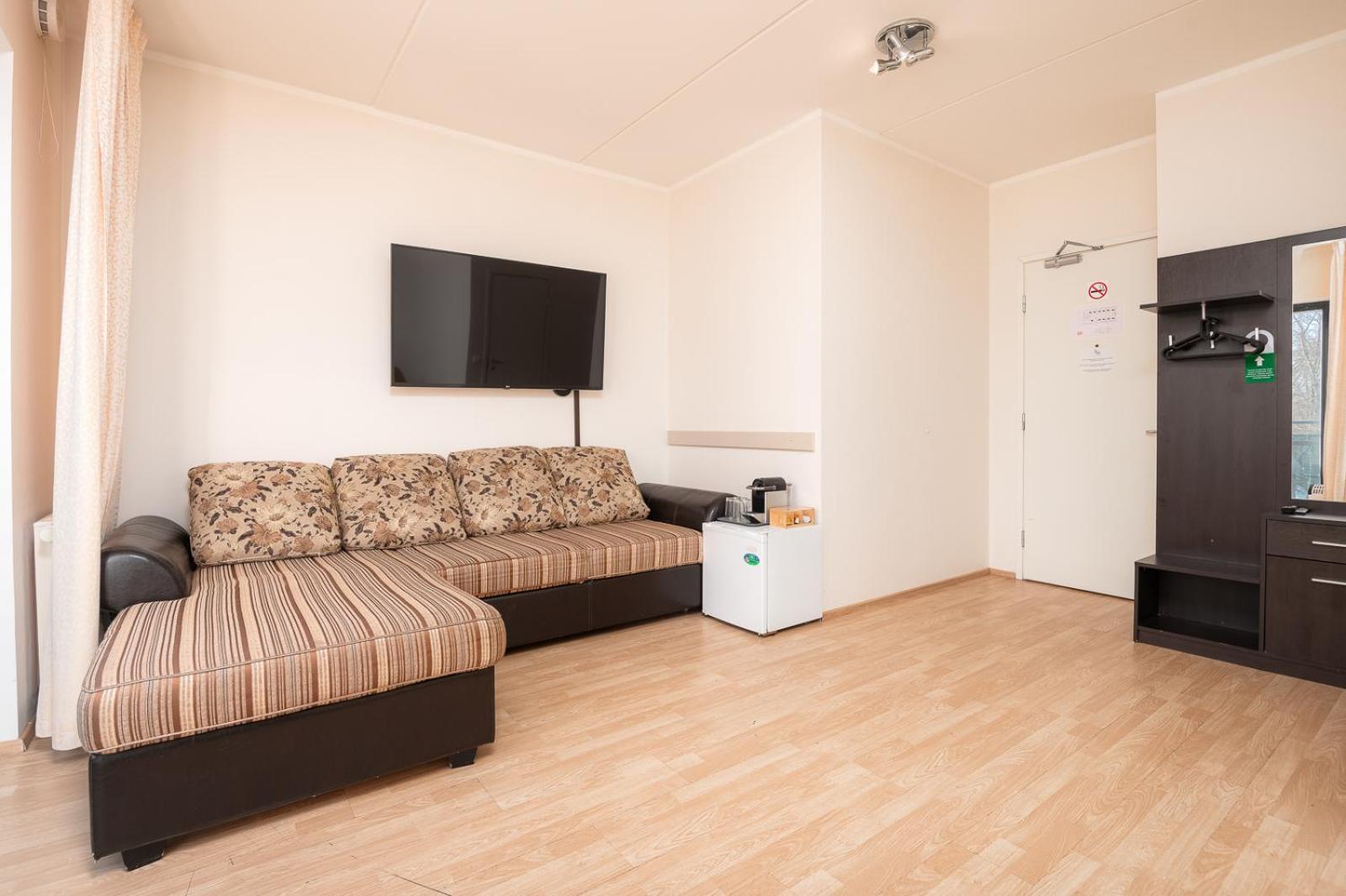 Deluxe Double Room Shower