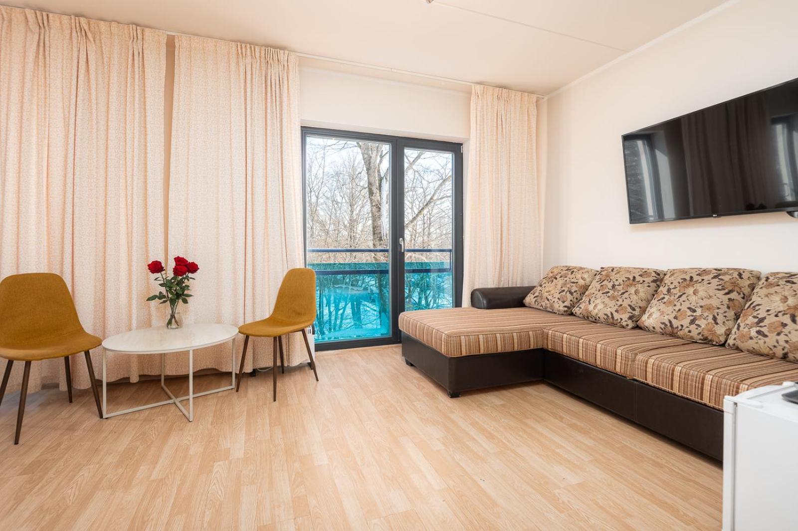 Deluxe Double Room Shower