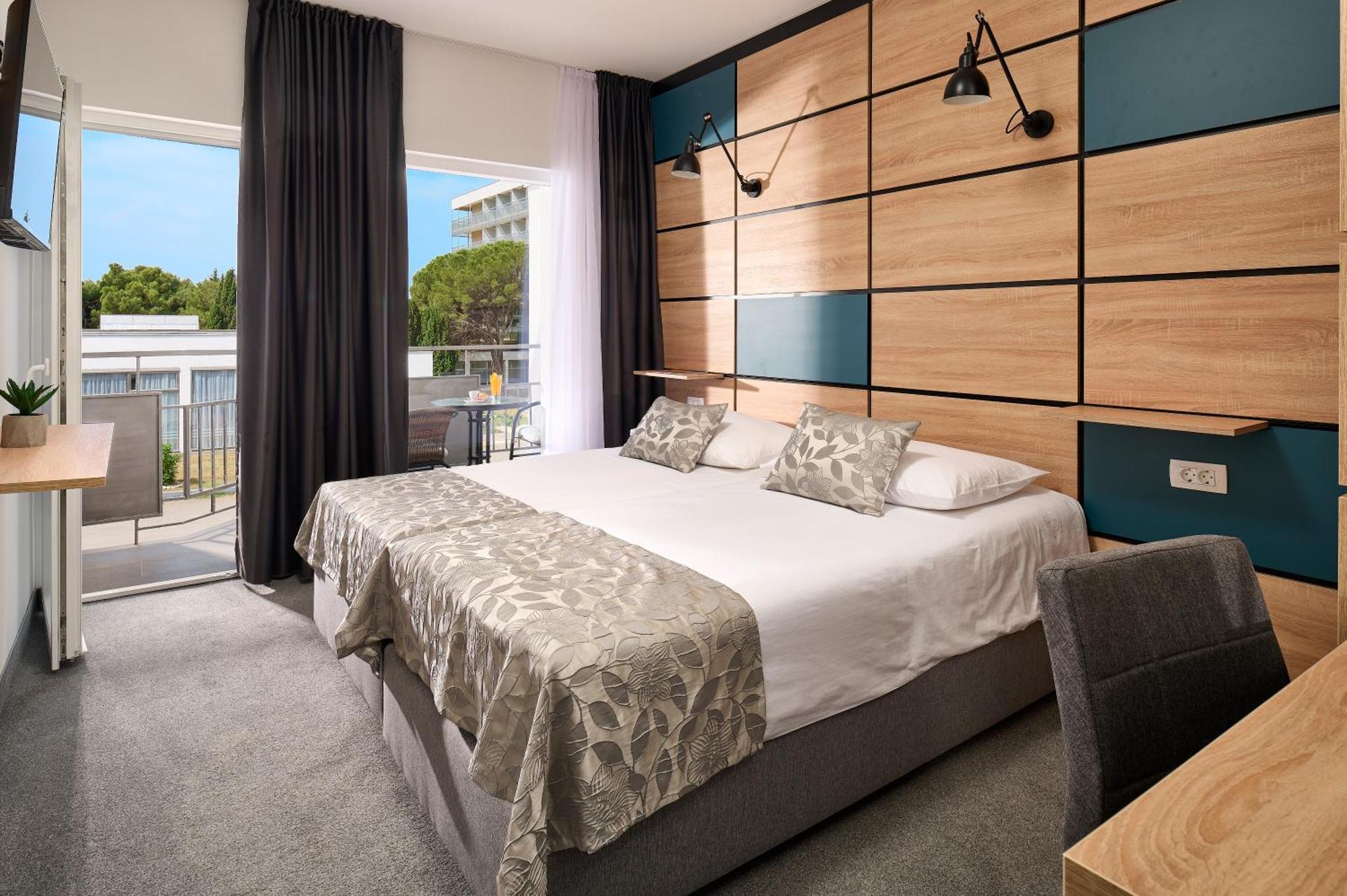 Standard Double or Twin Room Balcony Garden View