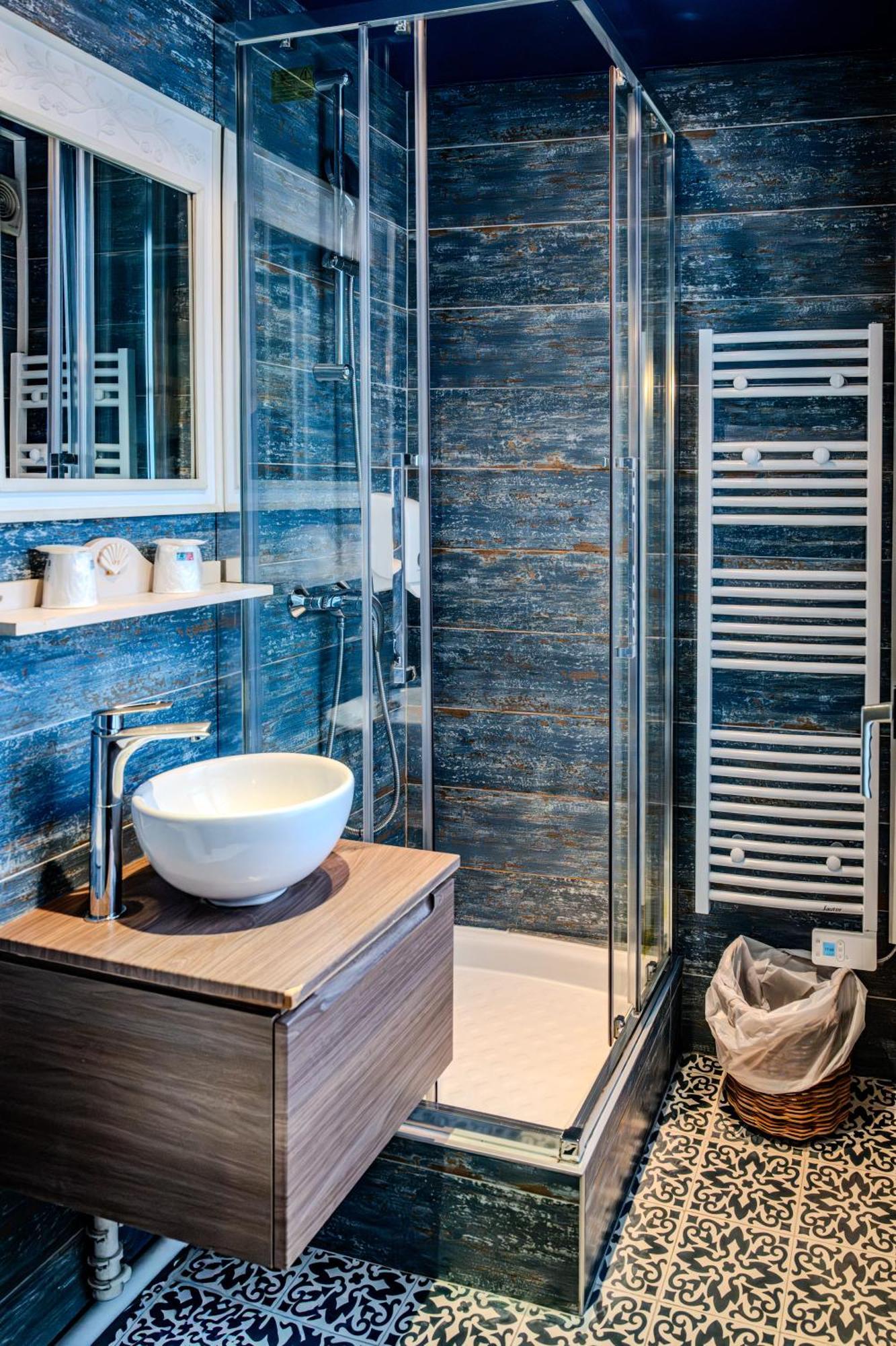 Single Room Private Bathroom