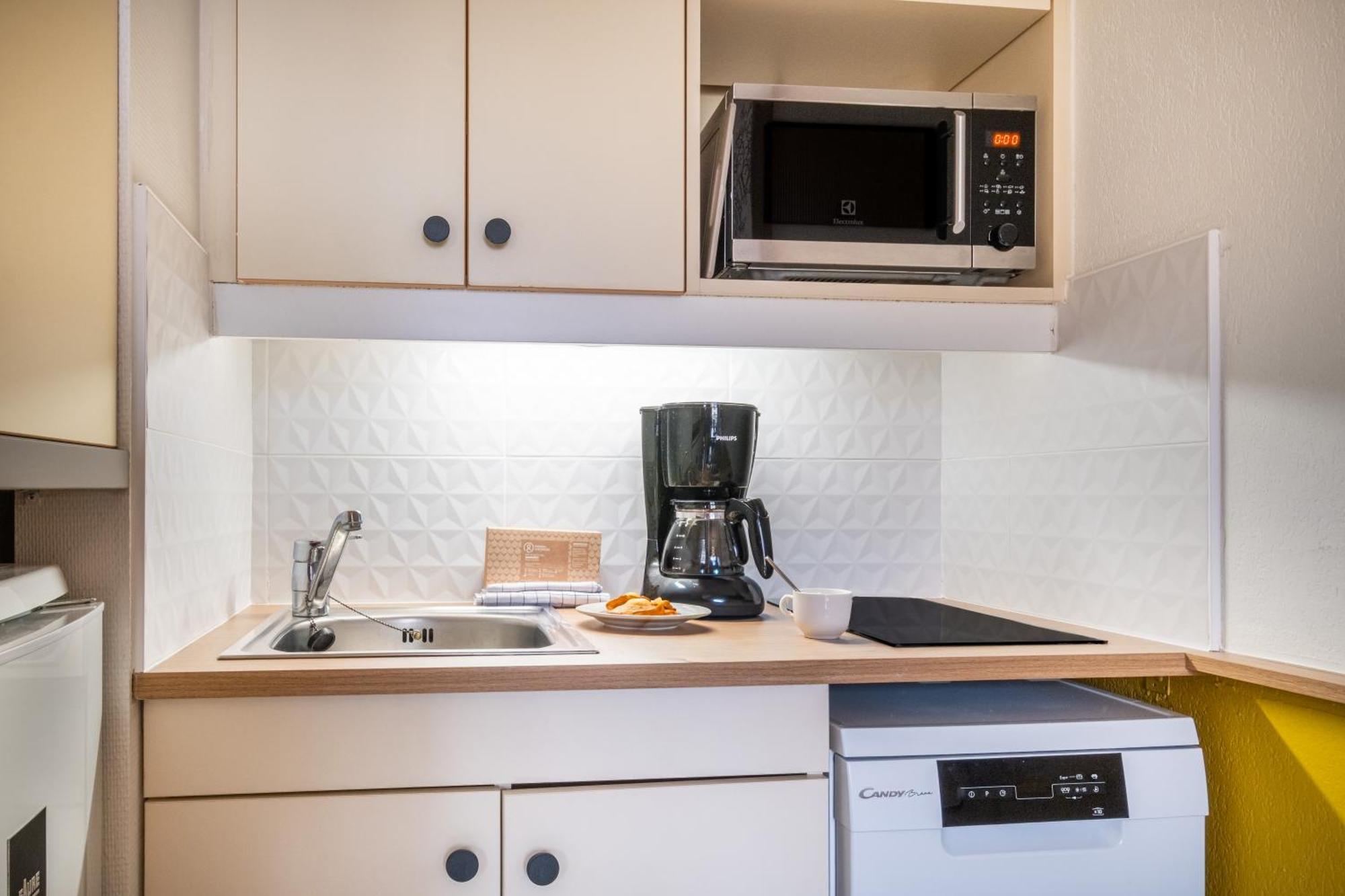 Superior Studio with Sleepling Alcove, Air Conditioning and Balcony (4 People)