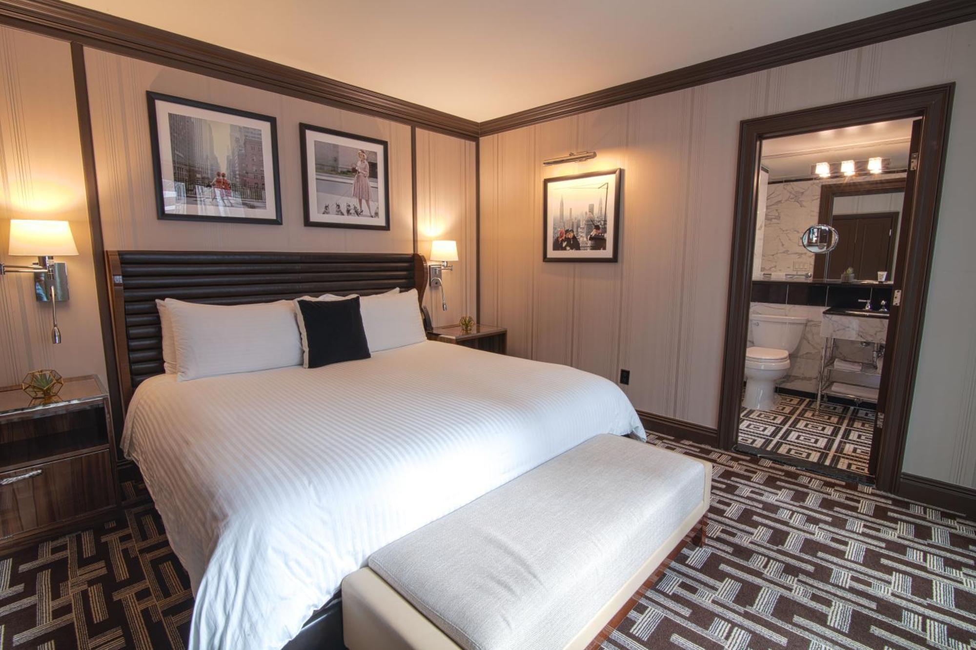 Executive Suite 1 King Bed City View